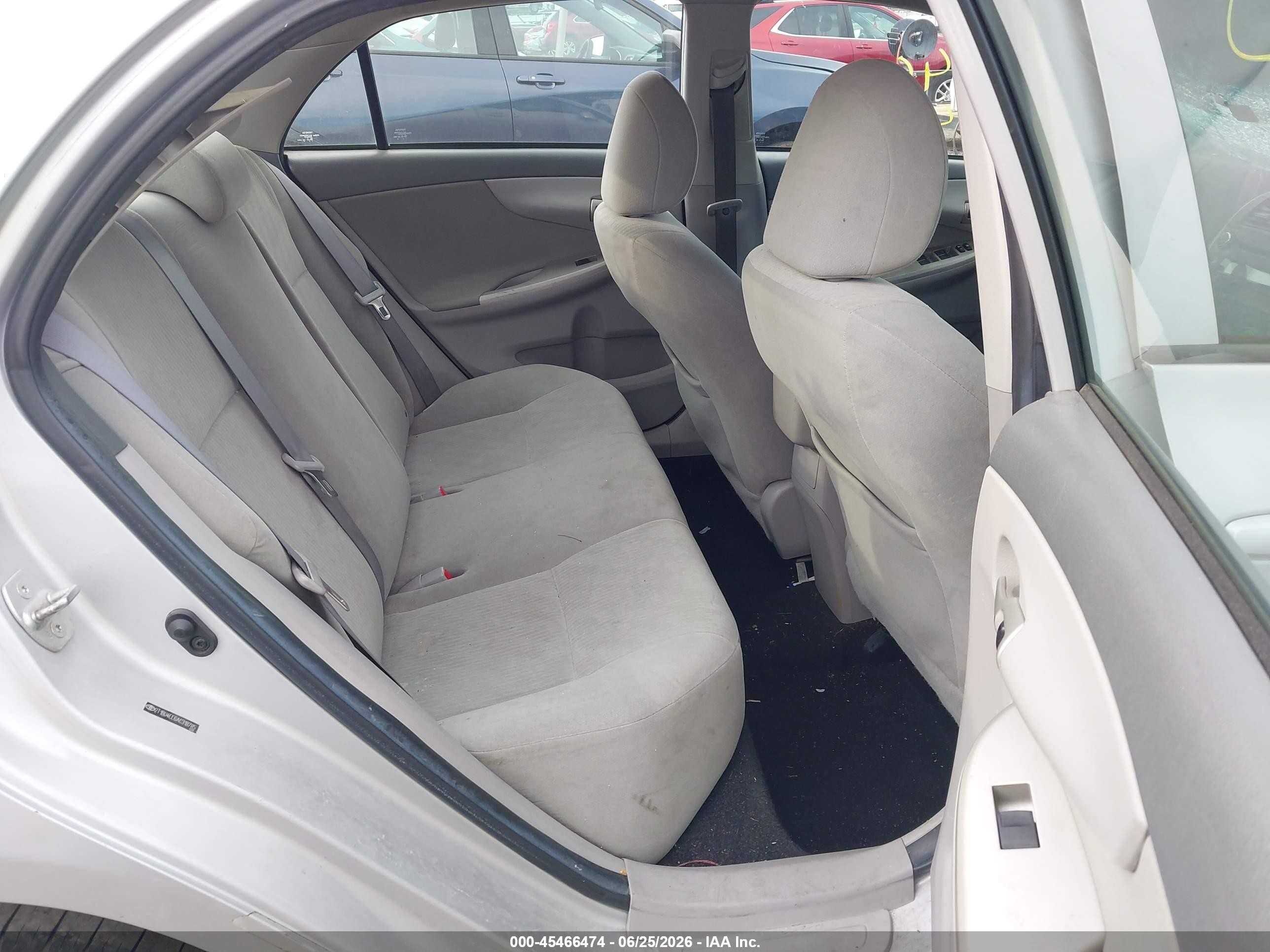 2010 Toyota Corolla Le Silver vin: 2T1BU4EE6AC318785