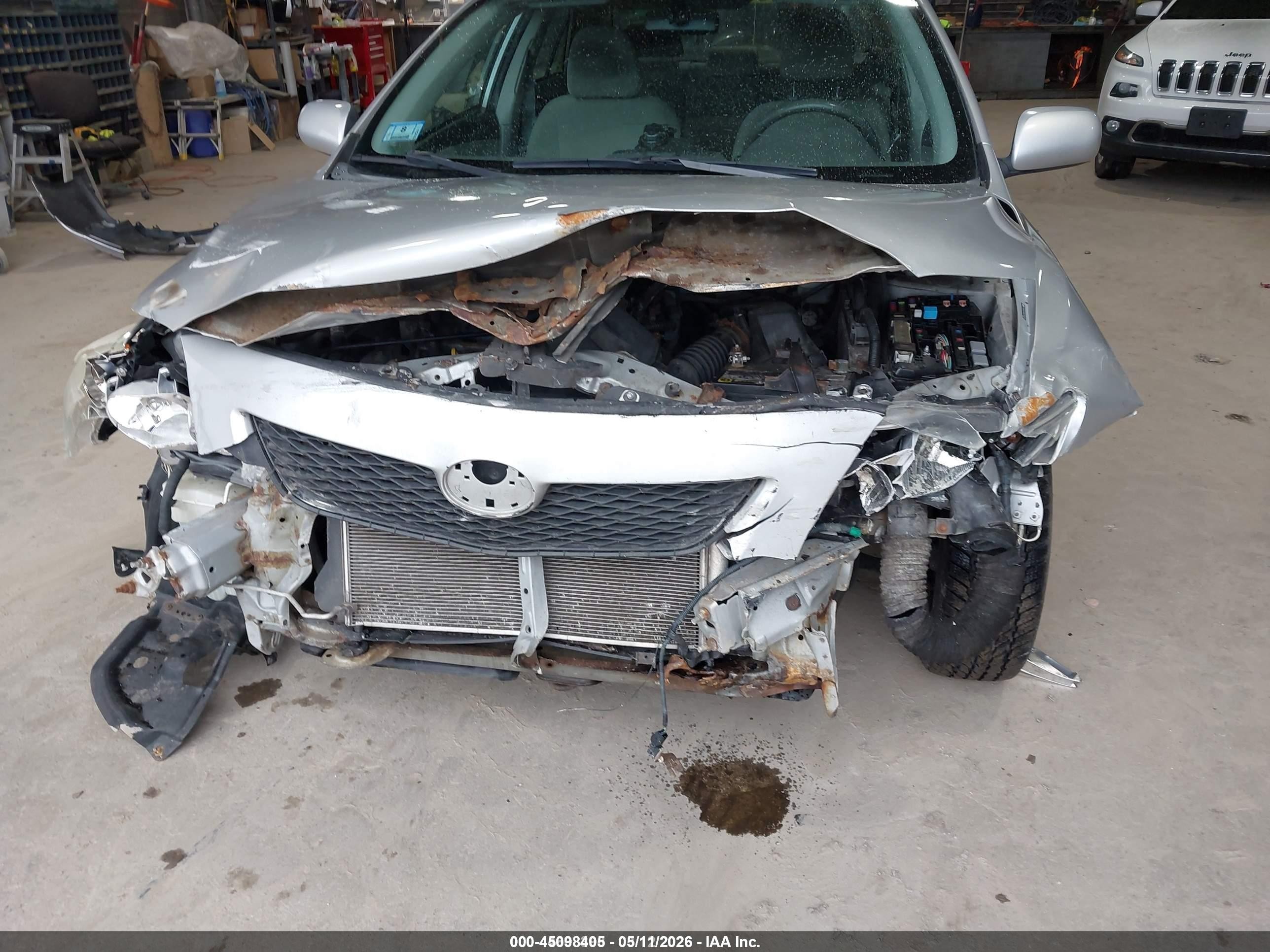 2010 Toyota Corolla Le Silver vin: 2T1BU4EE6AC349129