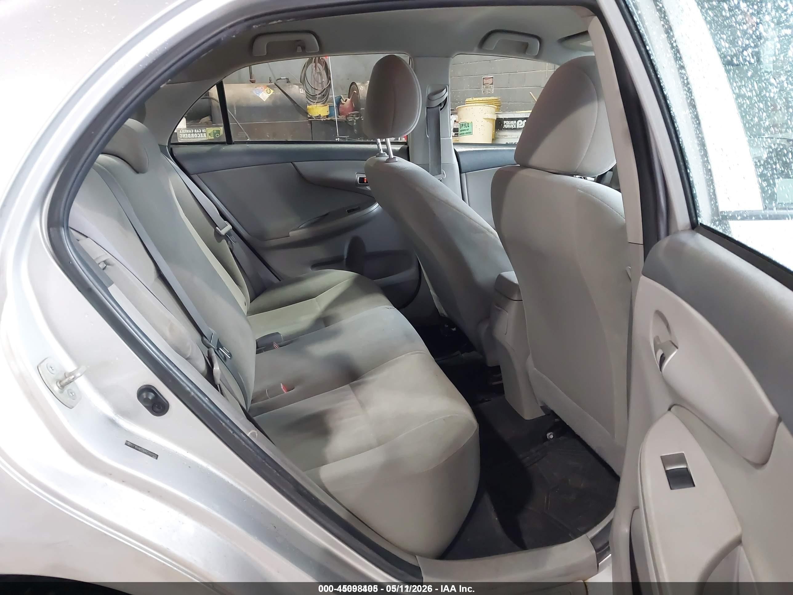 2010 Toyota Corolla Le Silver vin: 2T1BU4EE6AC349129