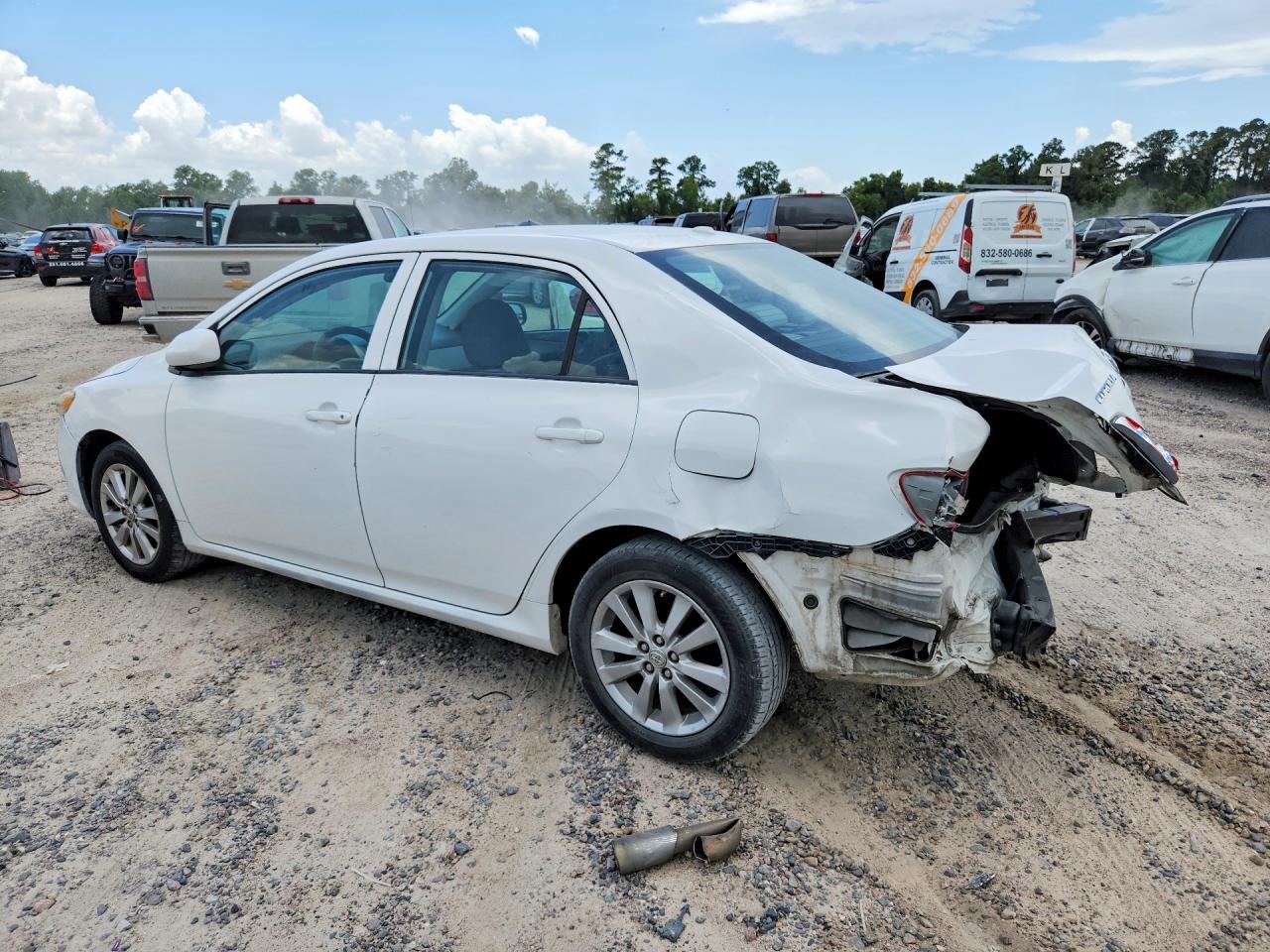 2010 Toyota Corolla Le White vin: 2T1BU4EE6AC380980