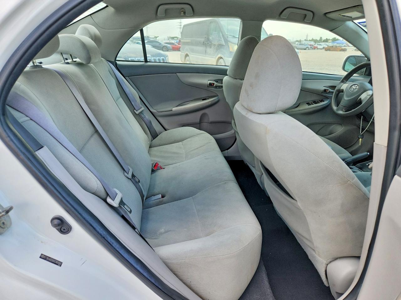 2010 Toyota Corolla Le White vin: 2T1BU4EE6AC380980