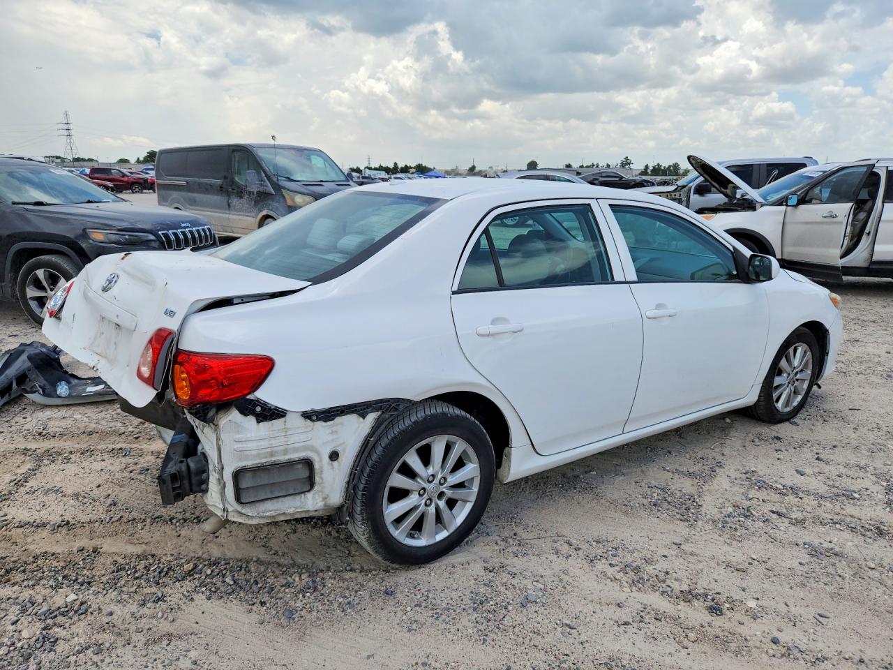 2010 Toyota Corolla Le White vin: 2T1BU4EE6AC380980