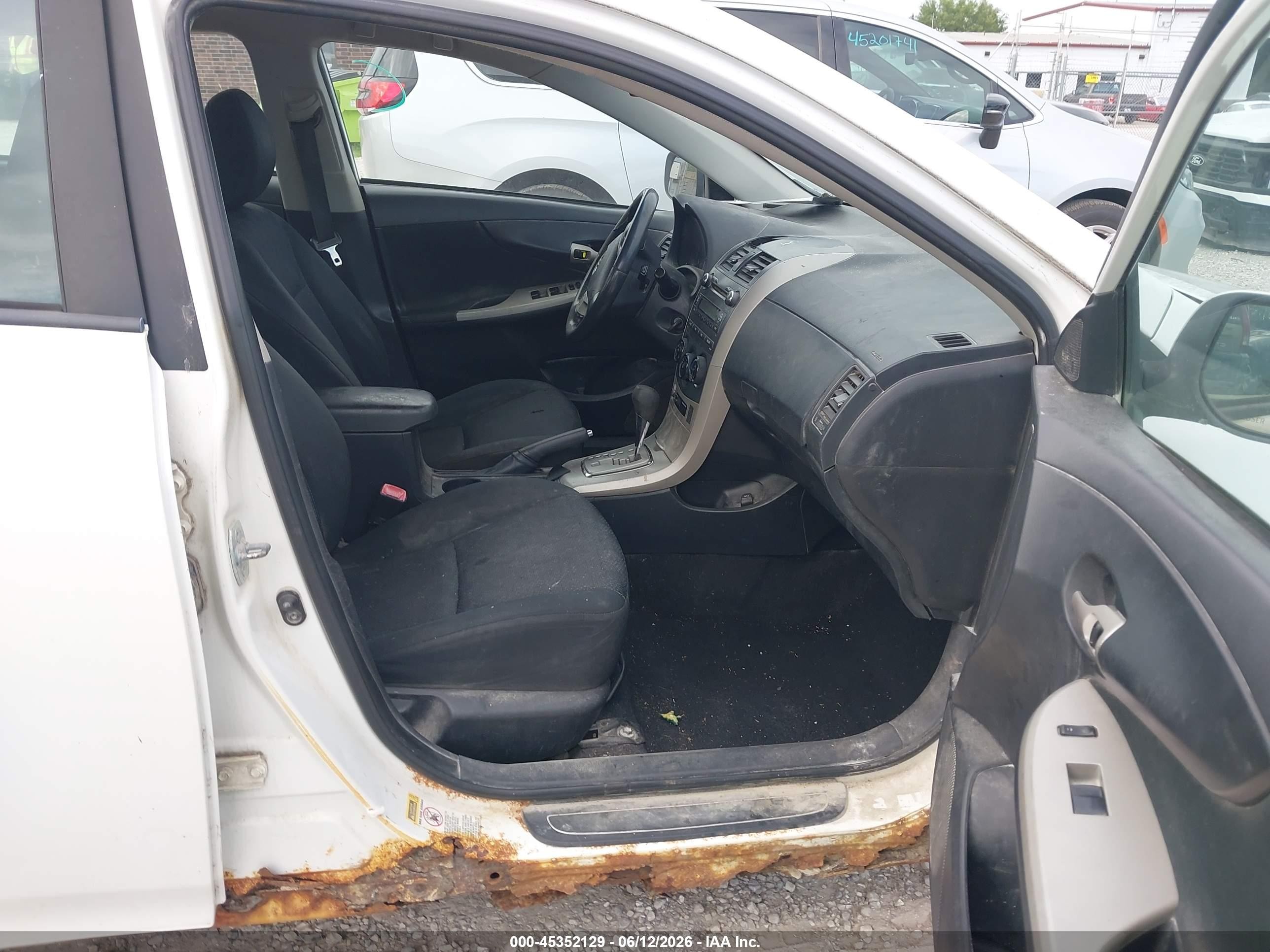 2010 Toyota Corolla S White vin: 2T1BU4EE6AC406669
