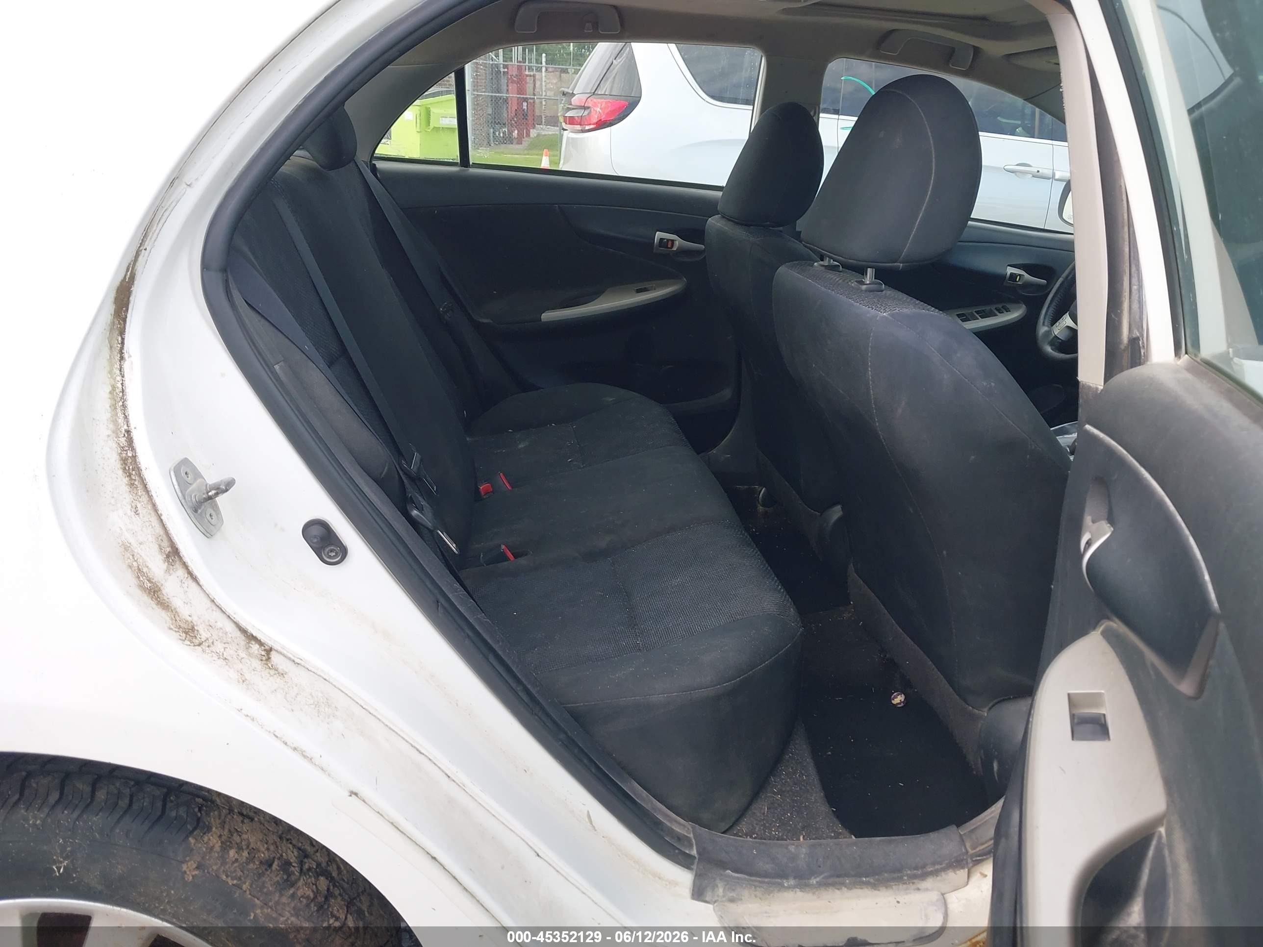 2010 Toyota Corolla S White vin: 2T1BU4EE6AC406669