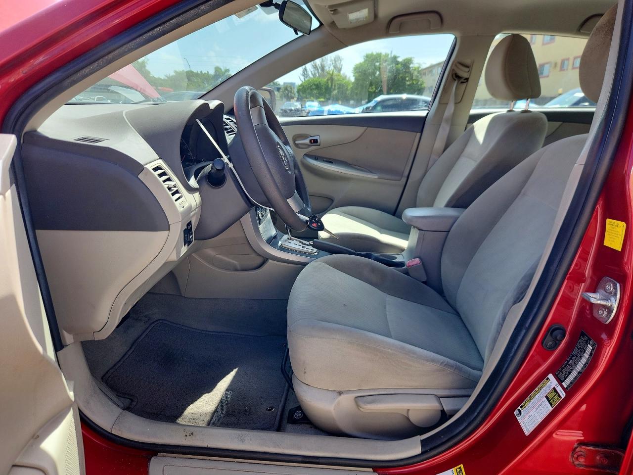 2010 Toyota Corolla Le Red vin: 2T1BU4EE6AC503788