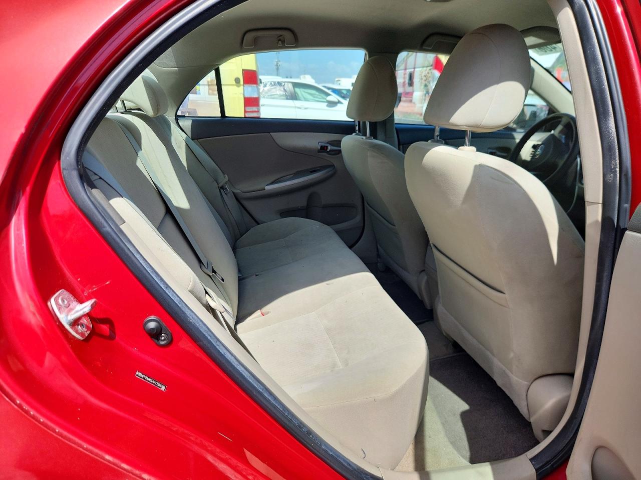 2010 Toyota Corolla Le Red vin: 2T1BU4EE6AC503788