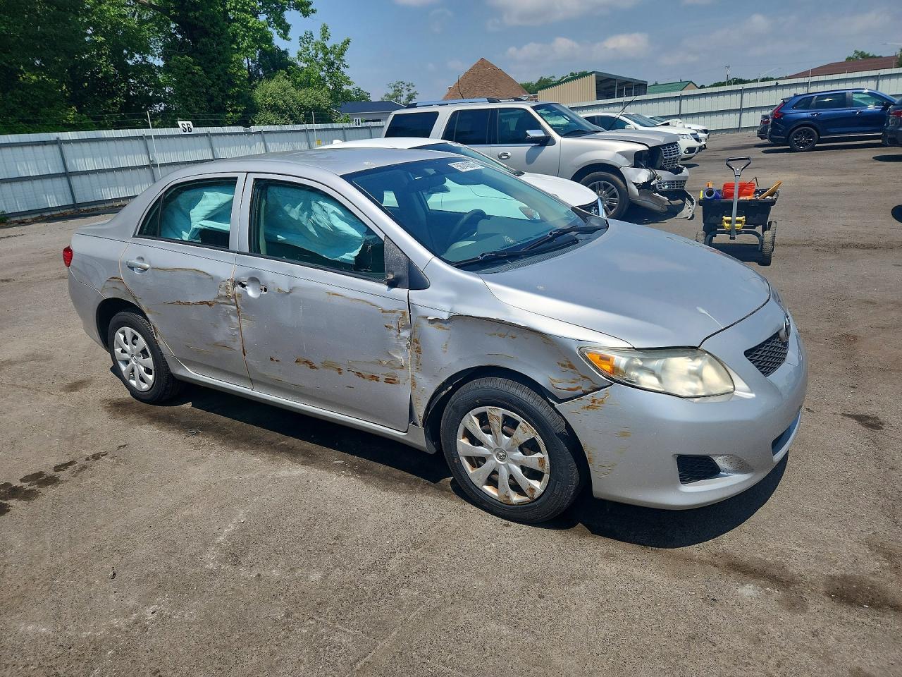 2010 Toyota Corolla Le Silver vin: 2T1BU4EE6AC516055