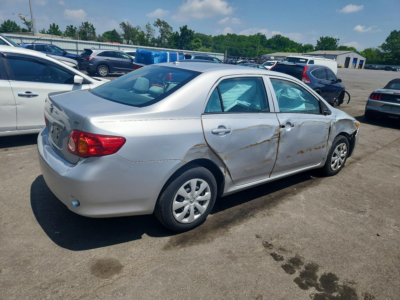 2010 Toyota Corolla Le Silver vin: 2T1BU4EE6AC516055