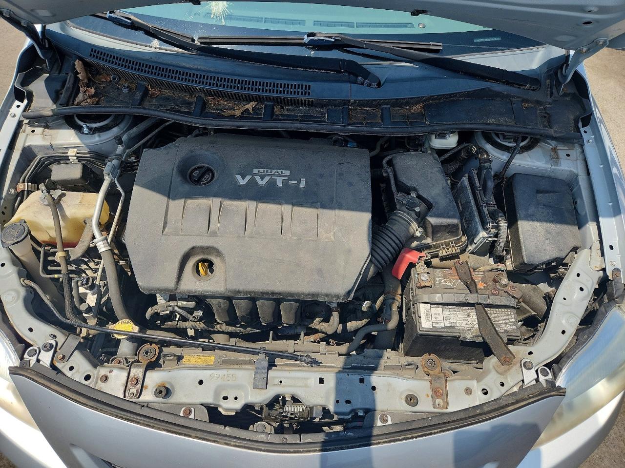 2010 Toyota Corolla Le Silver vin: 2T1BU4EE6AC516055
