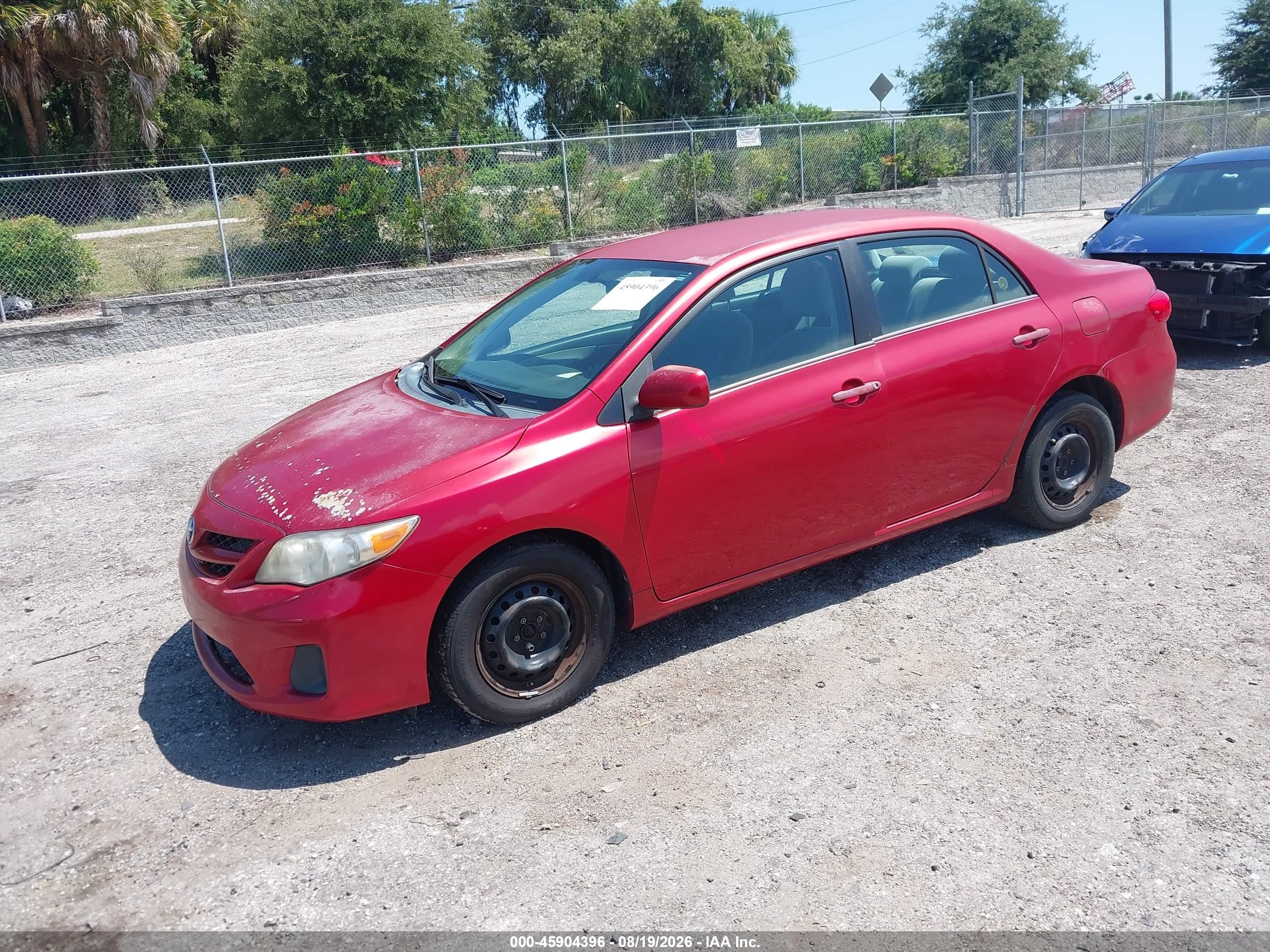 2011 Toyota Corolla Le Red vin: 2T1BU4EE6BC578976