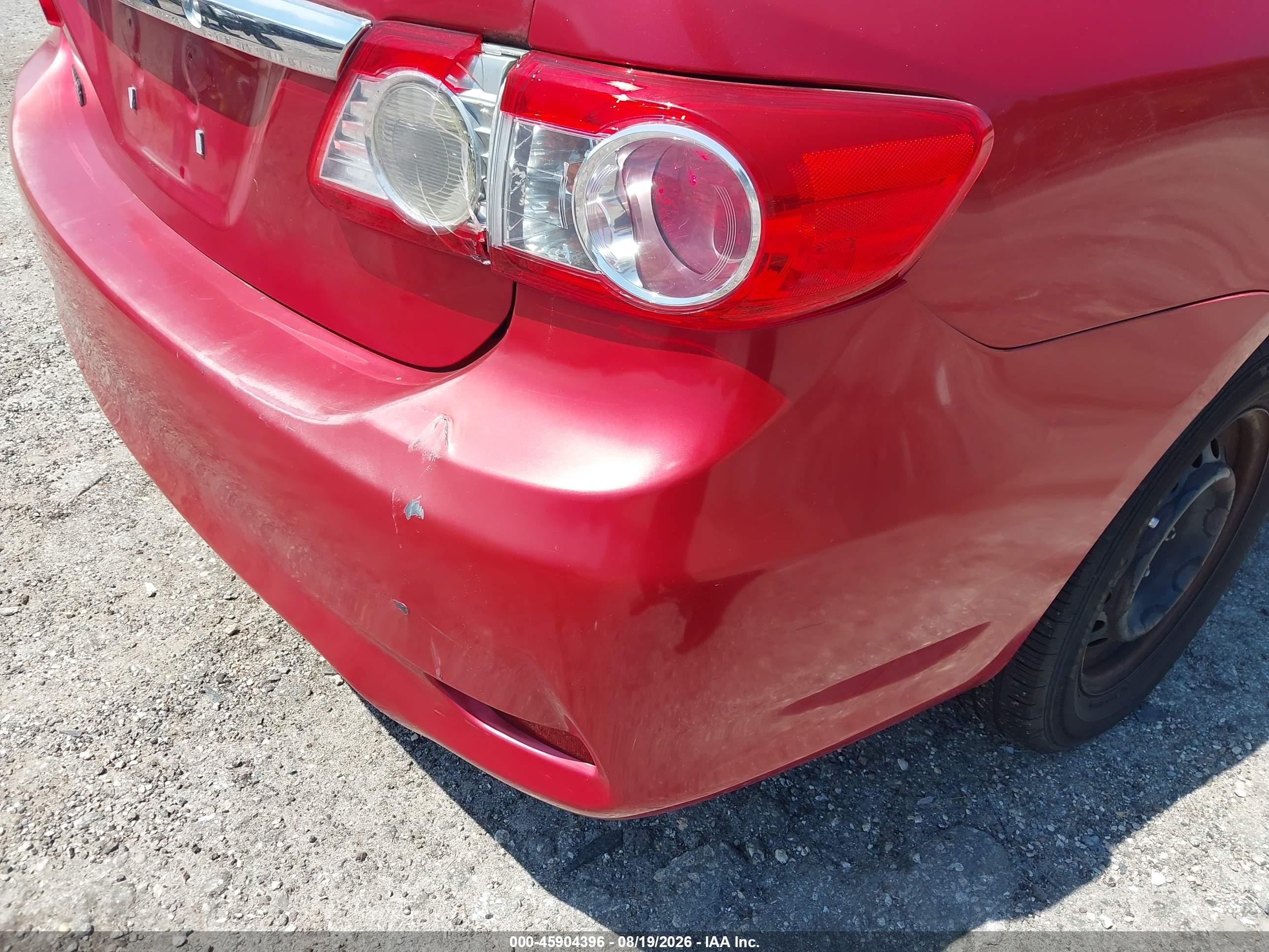 2011 Toyota Corolla Le Red vin: 2T1BU4EE6BC578976