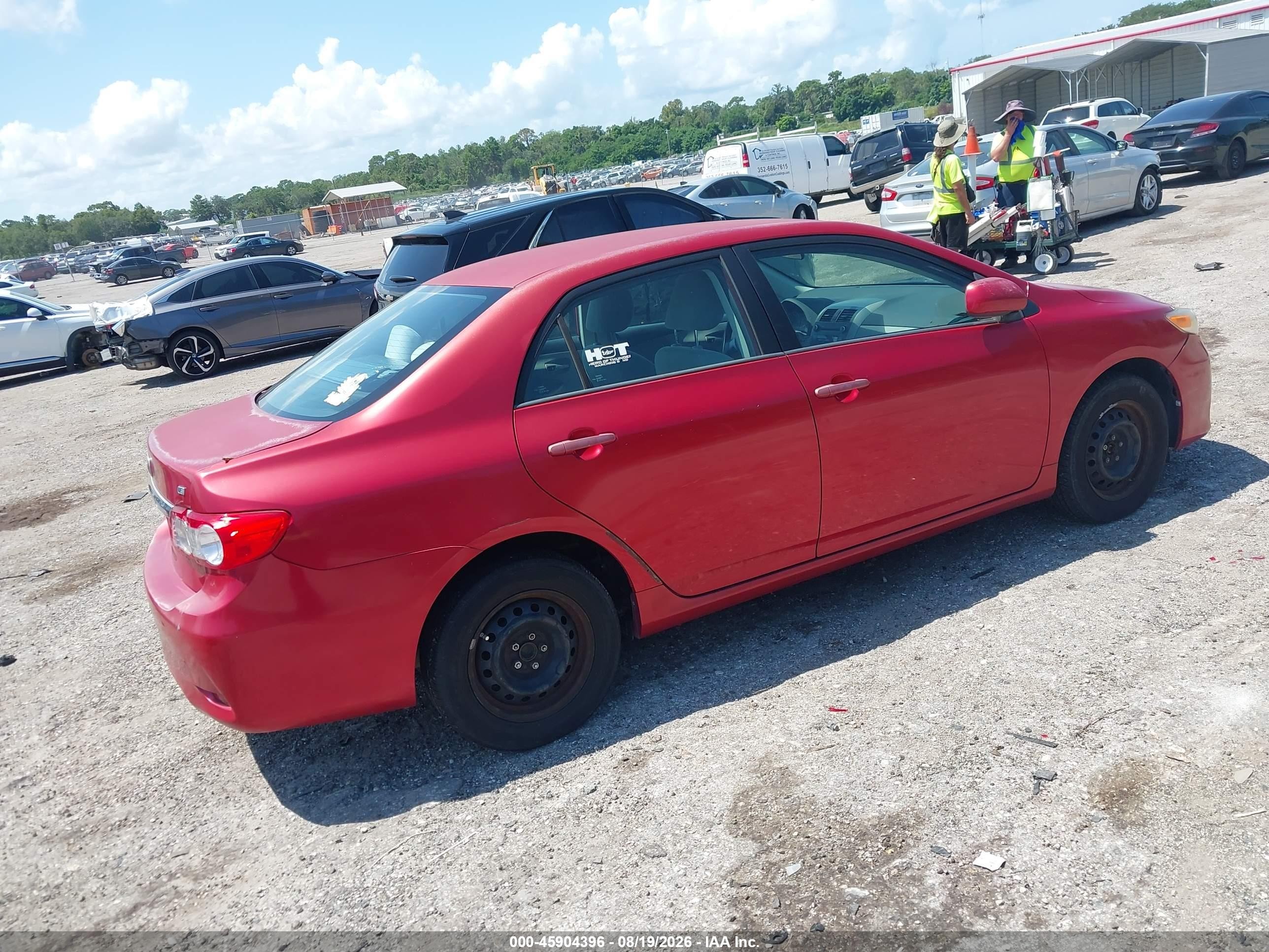 2011 Toyota Corolla Le Red vin: 2T1BU4EE6BC578976