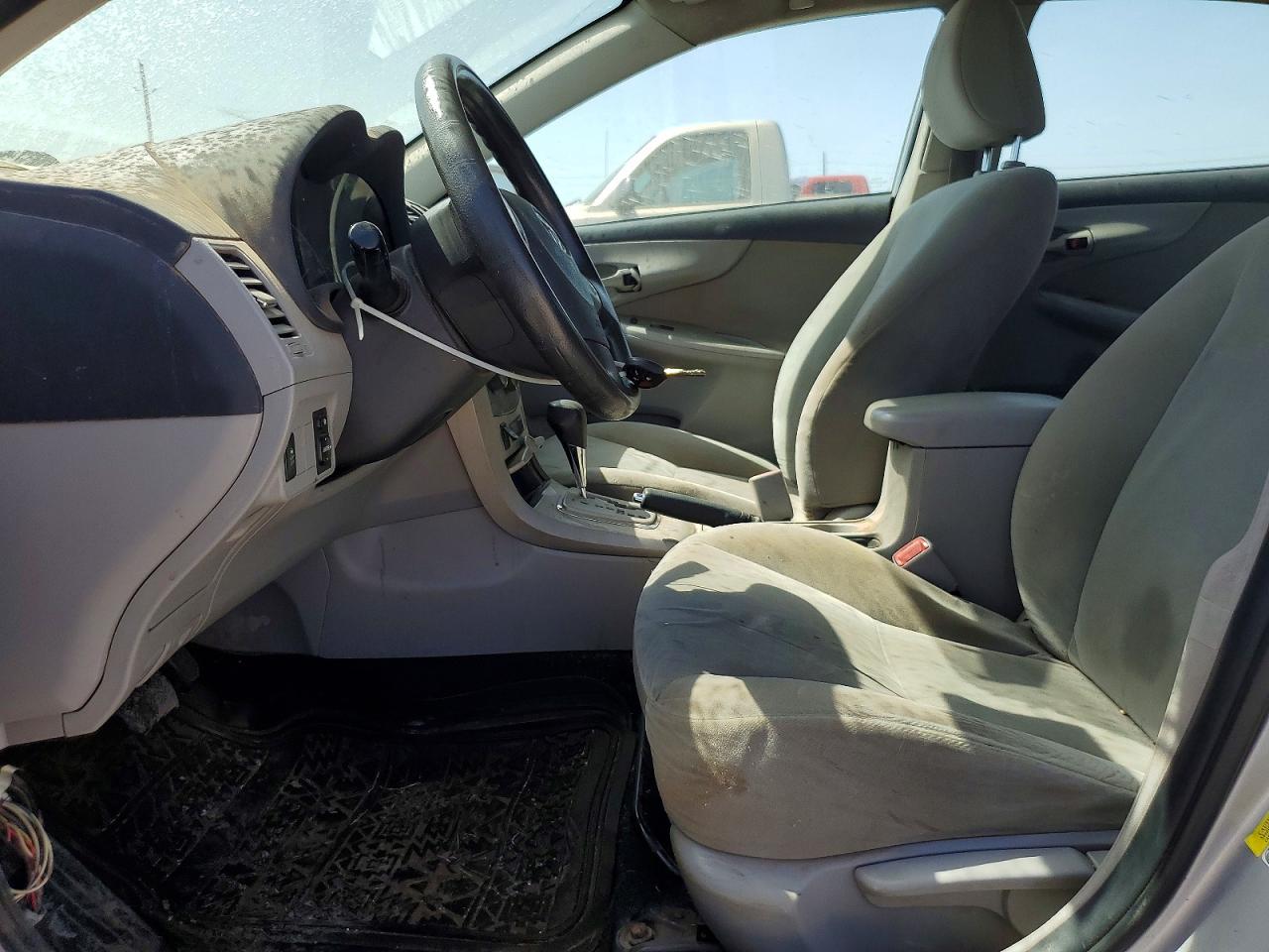 2011 Toyota Corolla Le Silver vin: 2T1BU4EE6BC585703