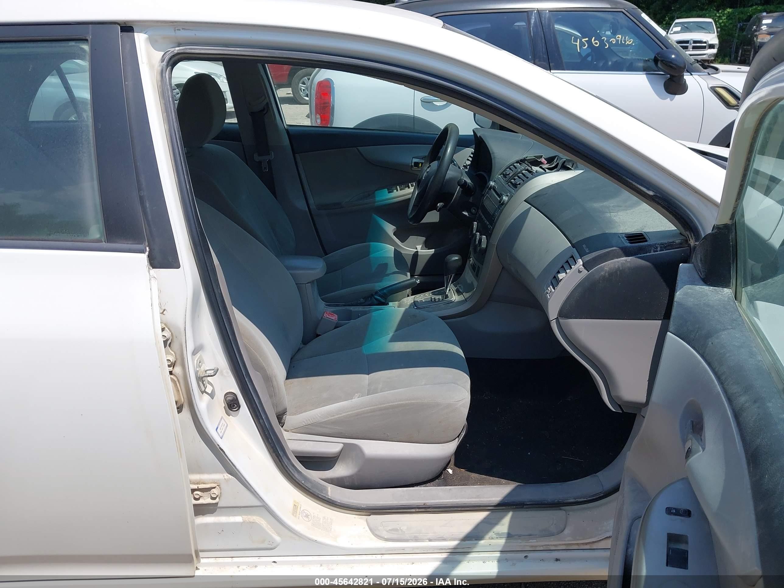 2011 Toyota Corolla Le White vin: 2T1BU4EE6BC613502