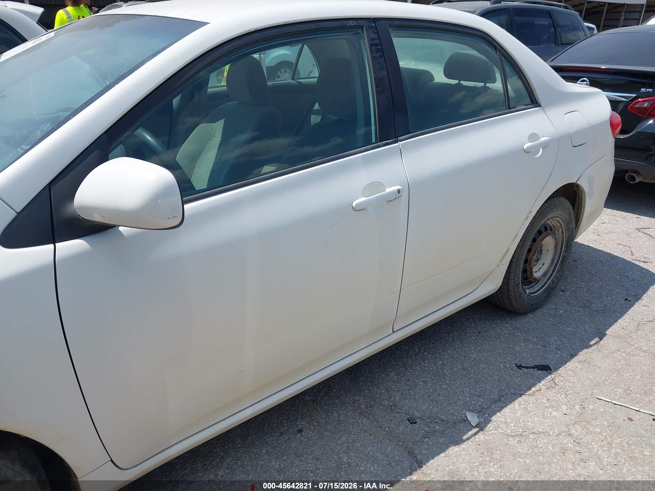 2011 Toyota Corolla Le White vin: 2T1BU4EE6BC613502