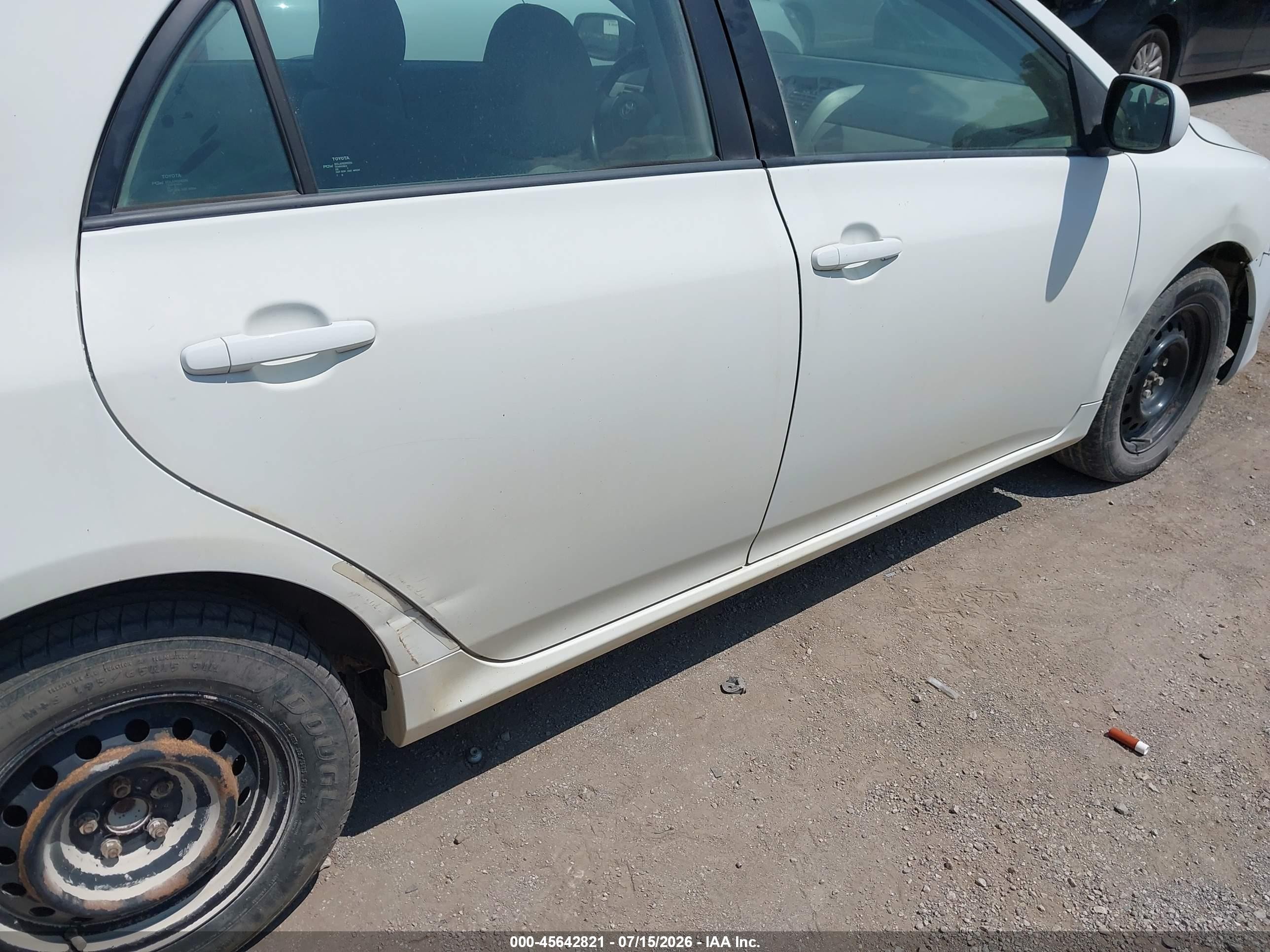 2011 Toyota Corolla Le White vin: 2T1BU4EE6BC613502