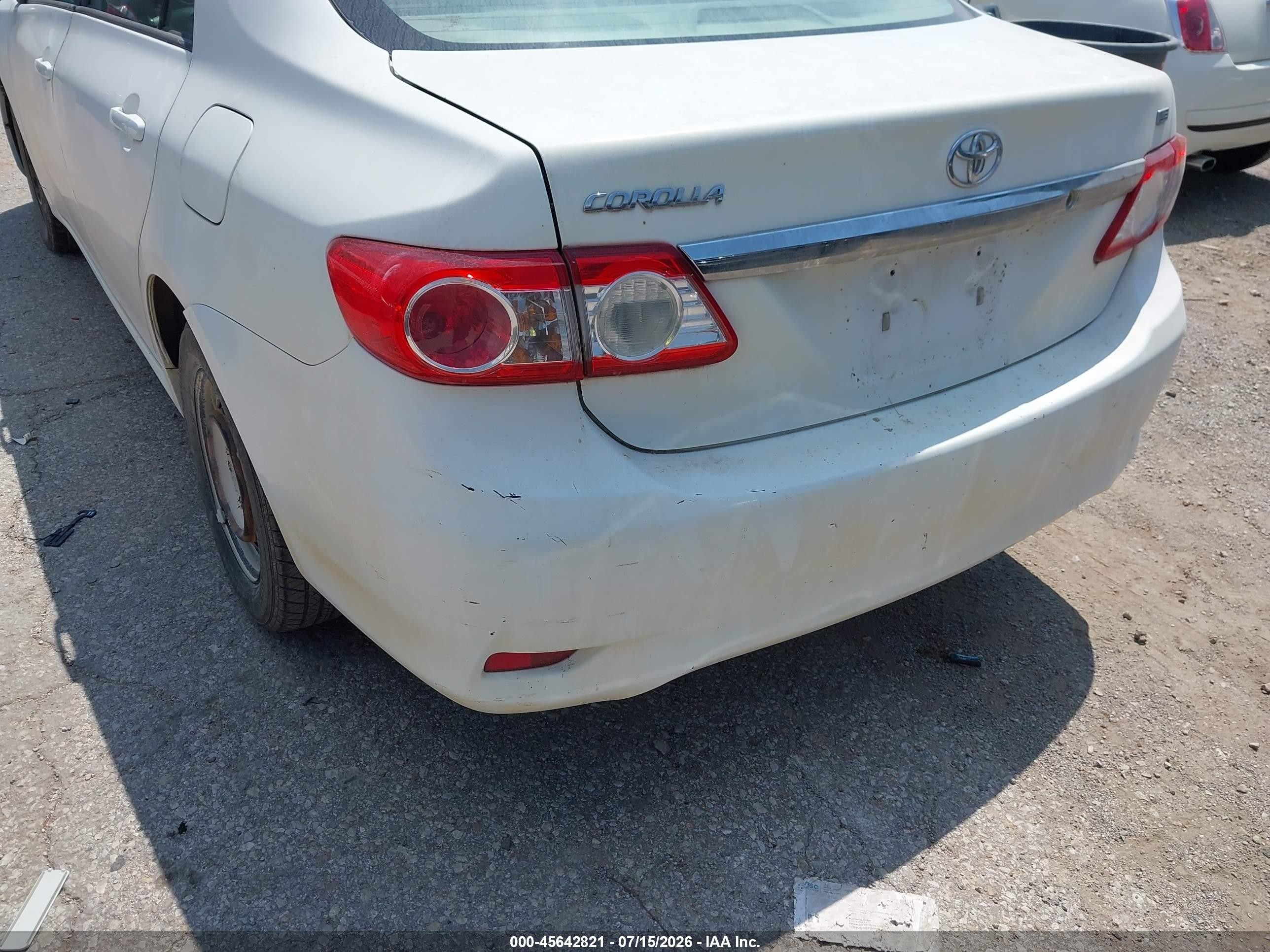 2011 Toyota Corolla Le White vin: 2T1BU4EE6BC613502