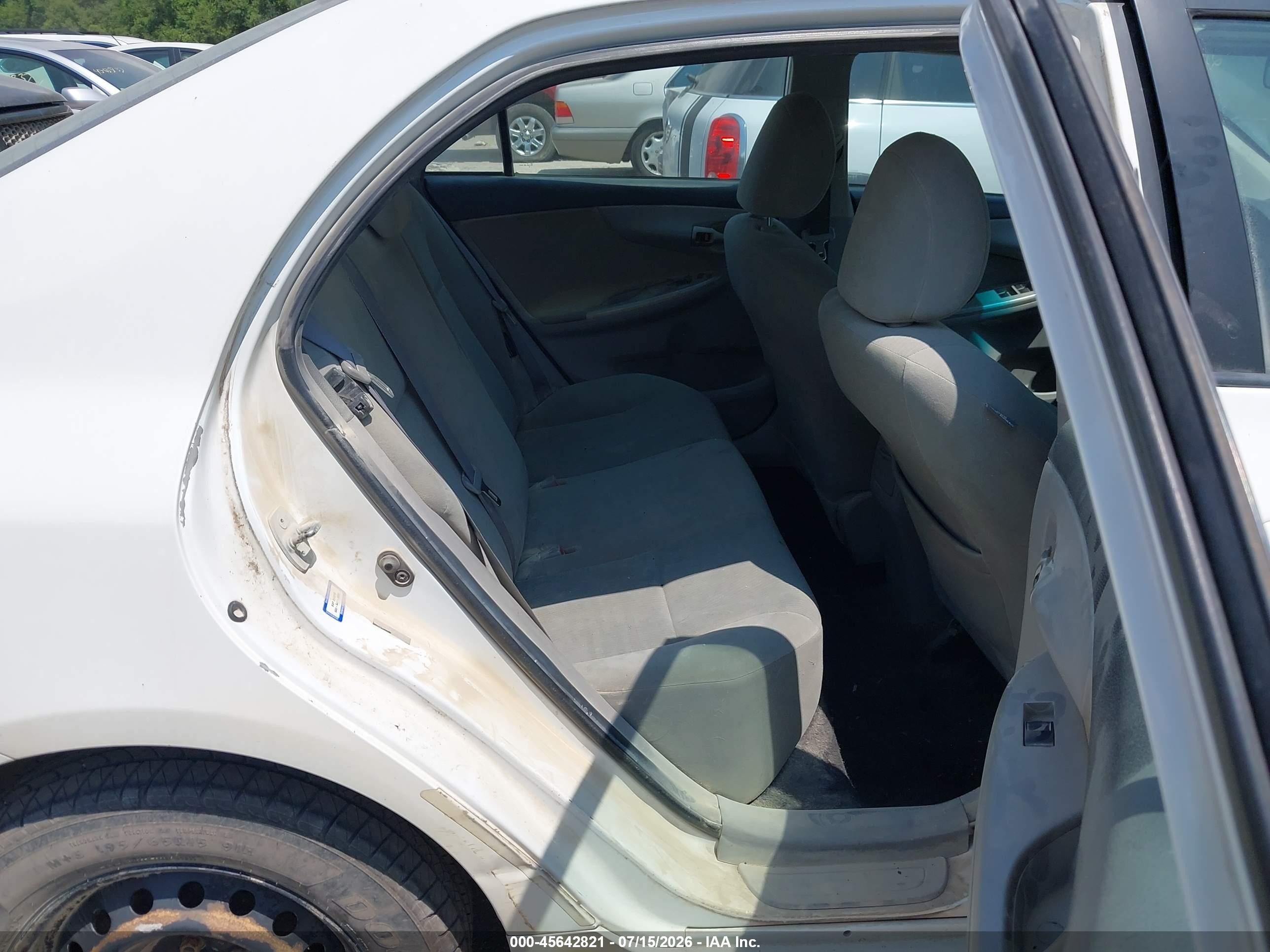 2011 Toyota Corolla Le White vin: 2T1BU4EE6BC613502