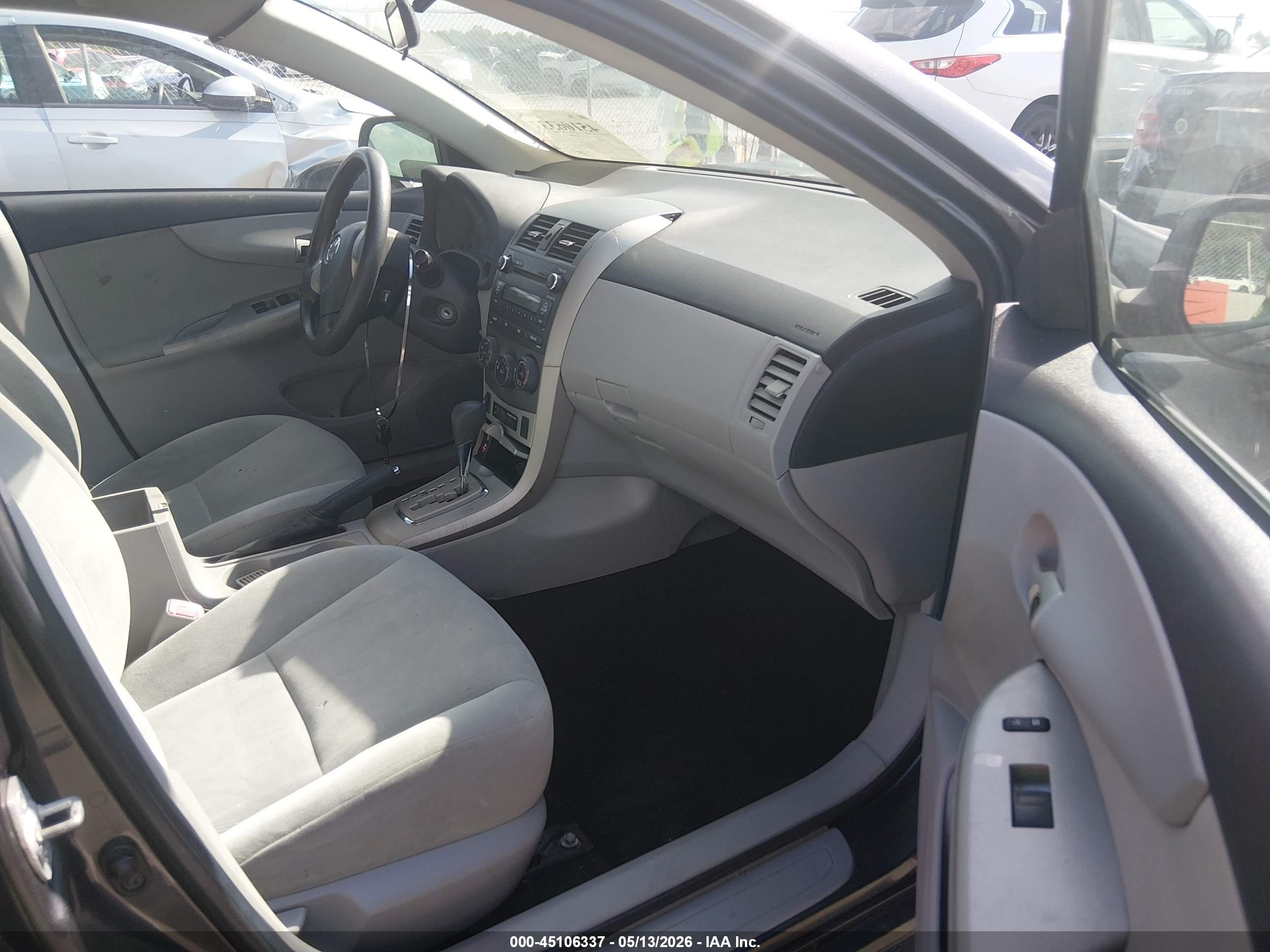 2011 Toyota Corolla Le Gray vin: 2T1BU4EE6BC632387