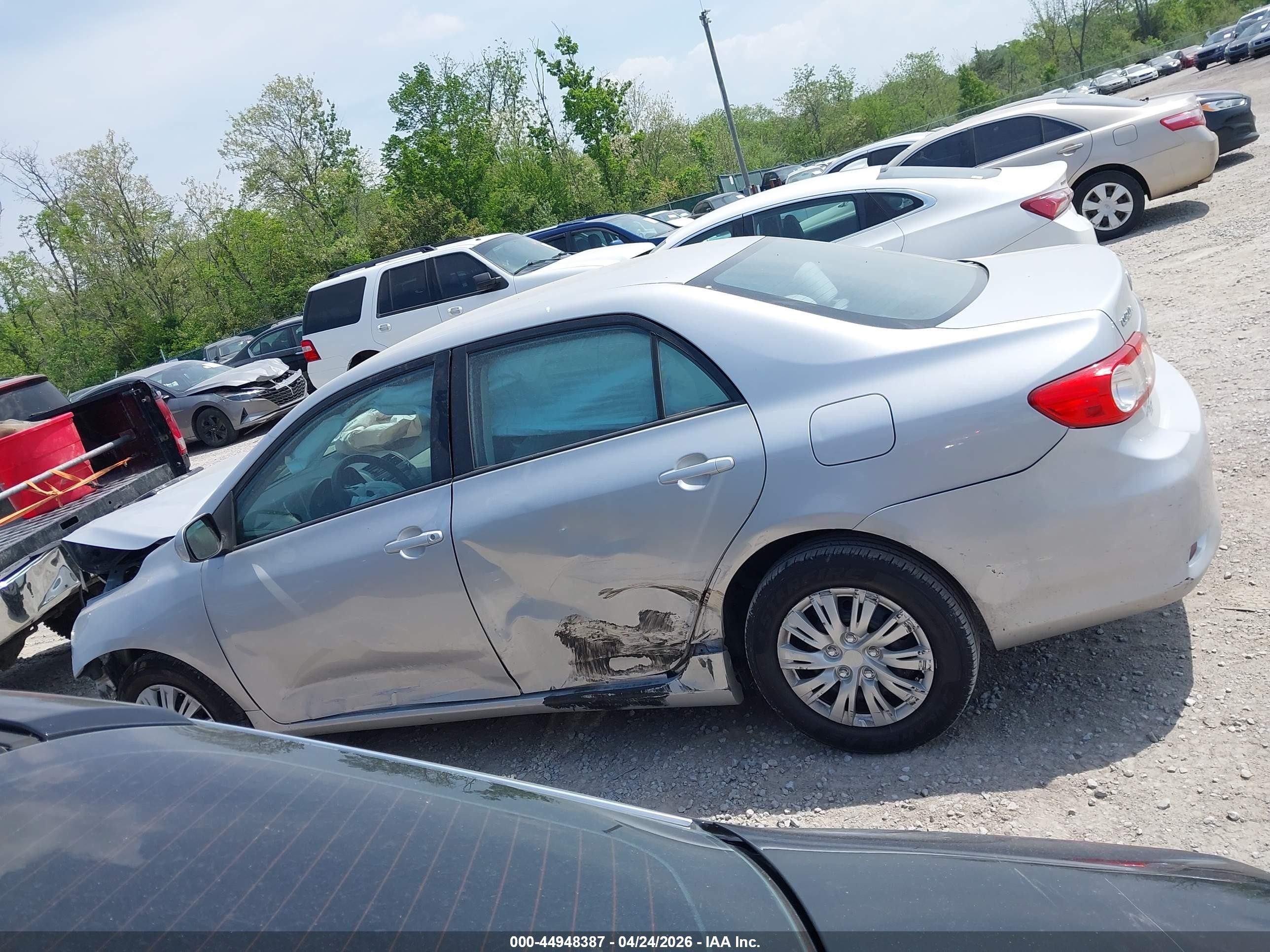 2011 Toyota Corolla Le Silver vin: 2T1BU4EE6BC637380