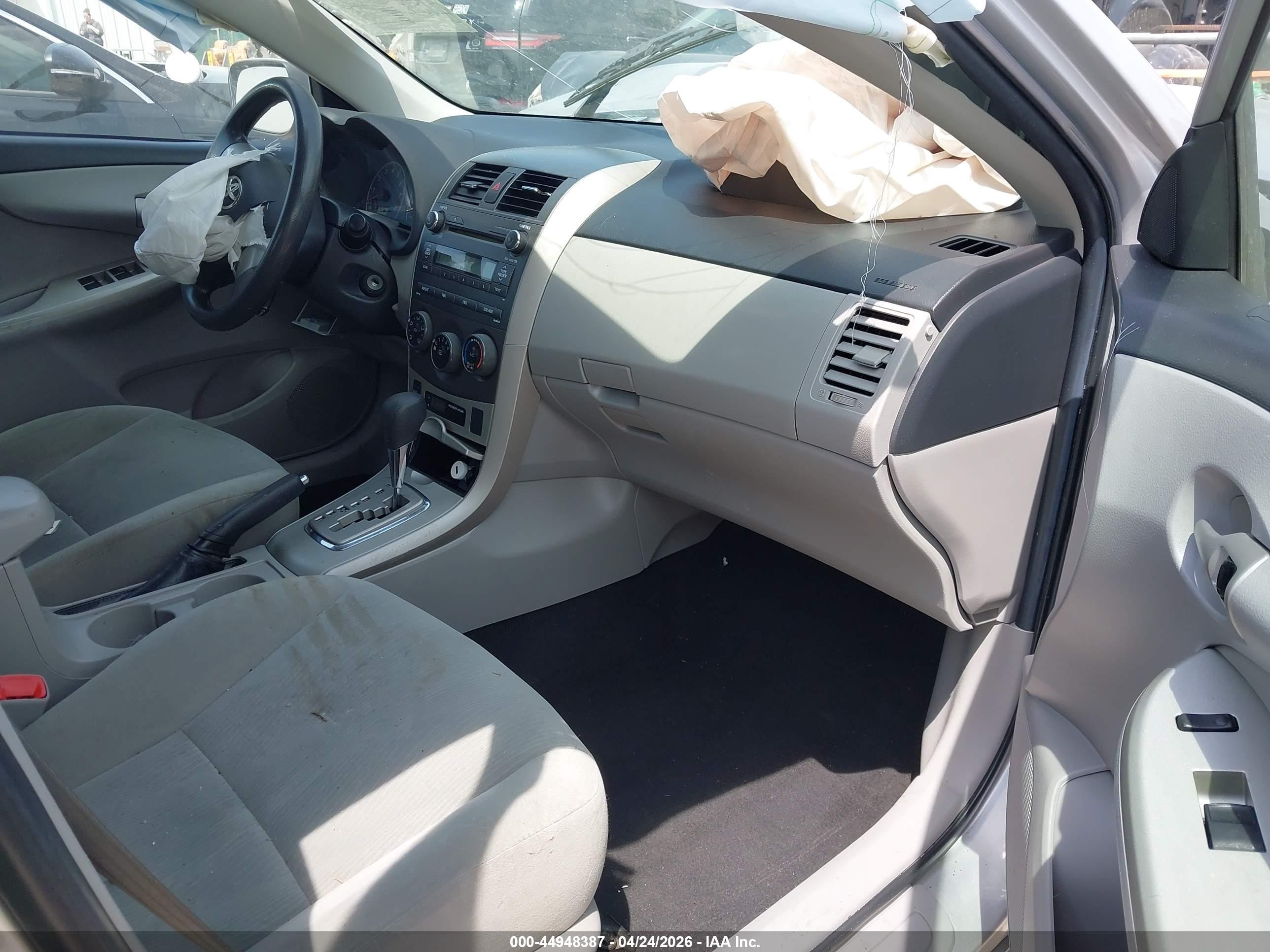 2011 Toyota Corolla Le Silver vin: 2T1BU4EE6BC637380