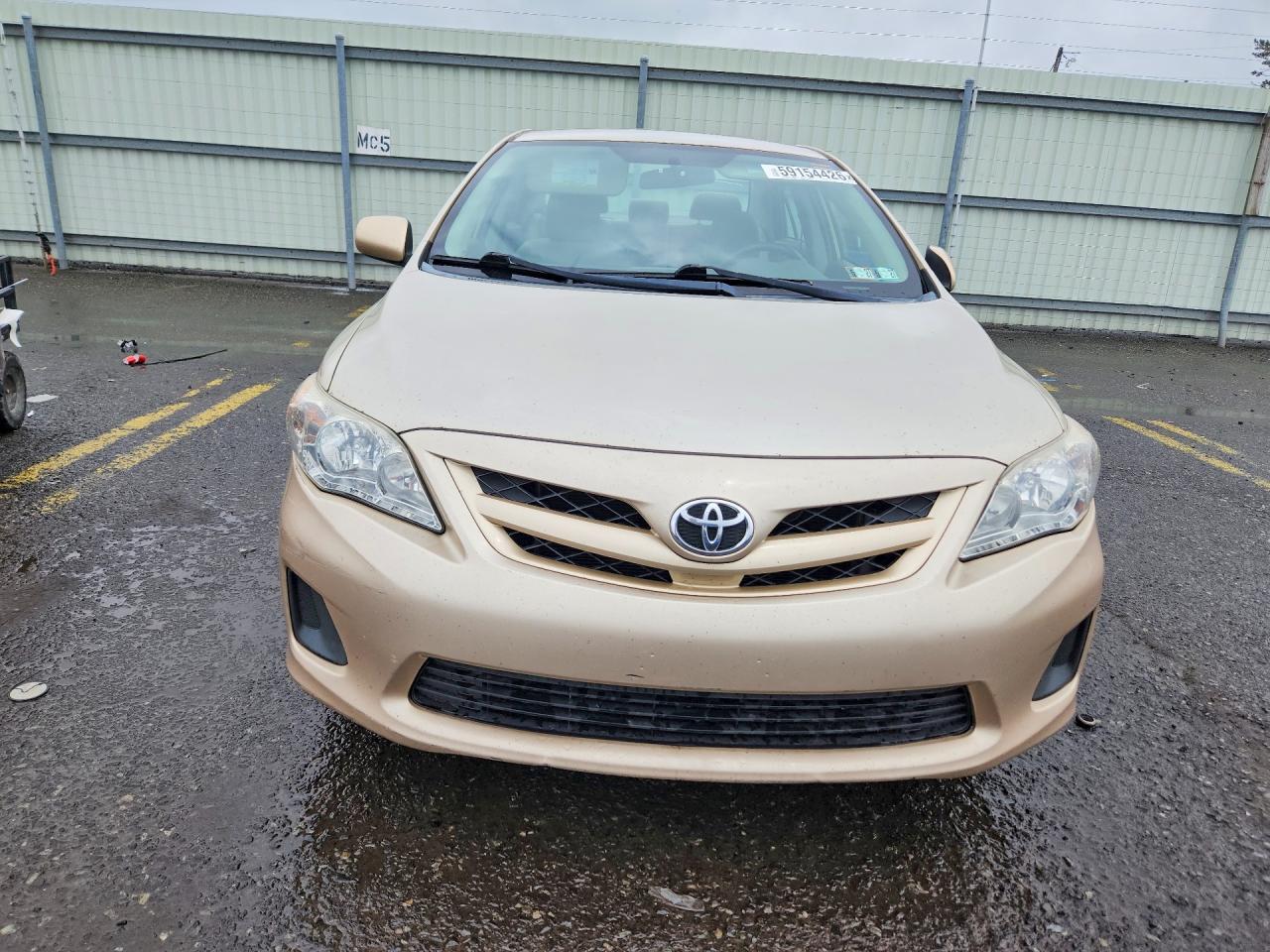 2011 Toyota Corolla Le Желто-коричневый vin: 2T1BU4EE6BC647987
