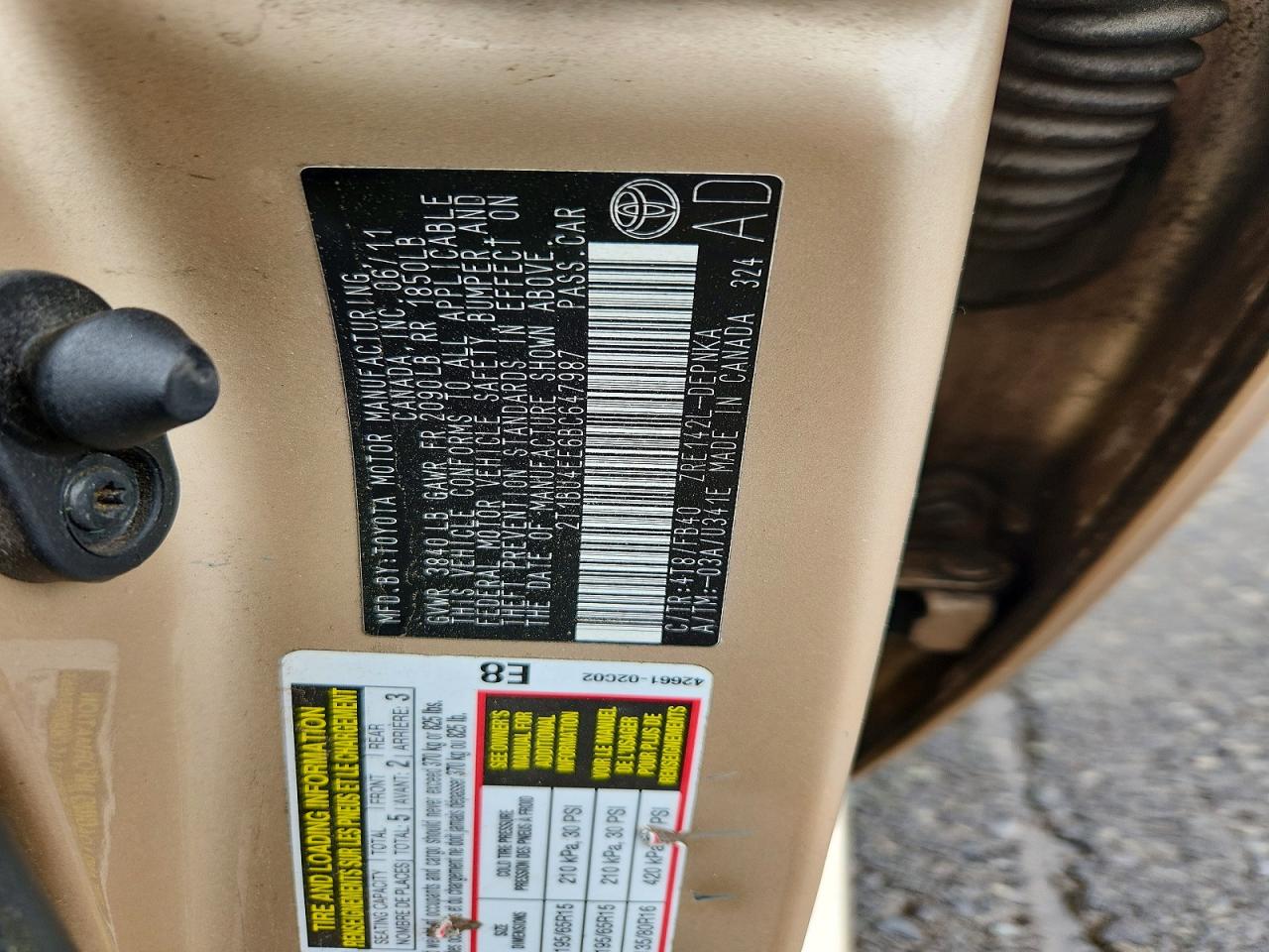 2011 Toyota Corolla Le Желто-коричневый vin: 2T1BU4EE6BC647987