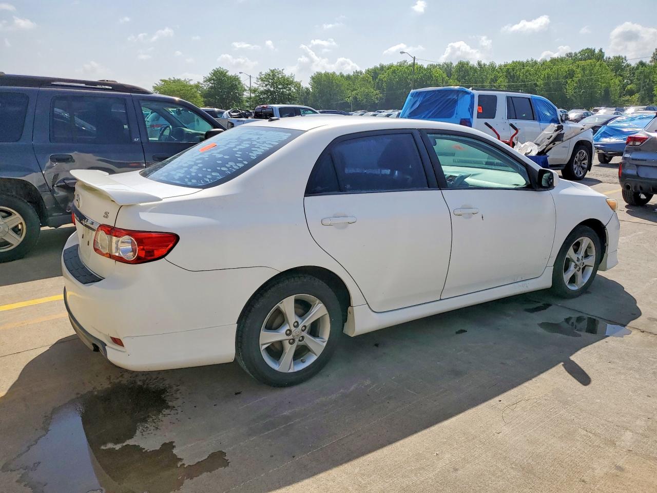 2011 Toyota Corolla S White vin: 2T1BU4EE6BC658391