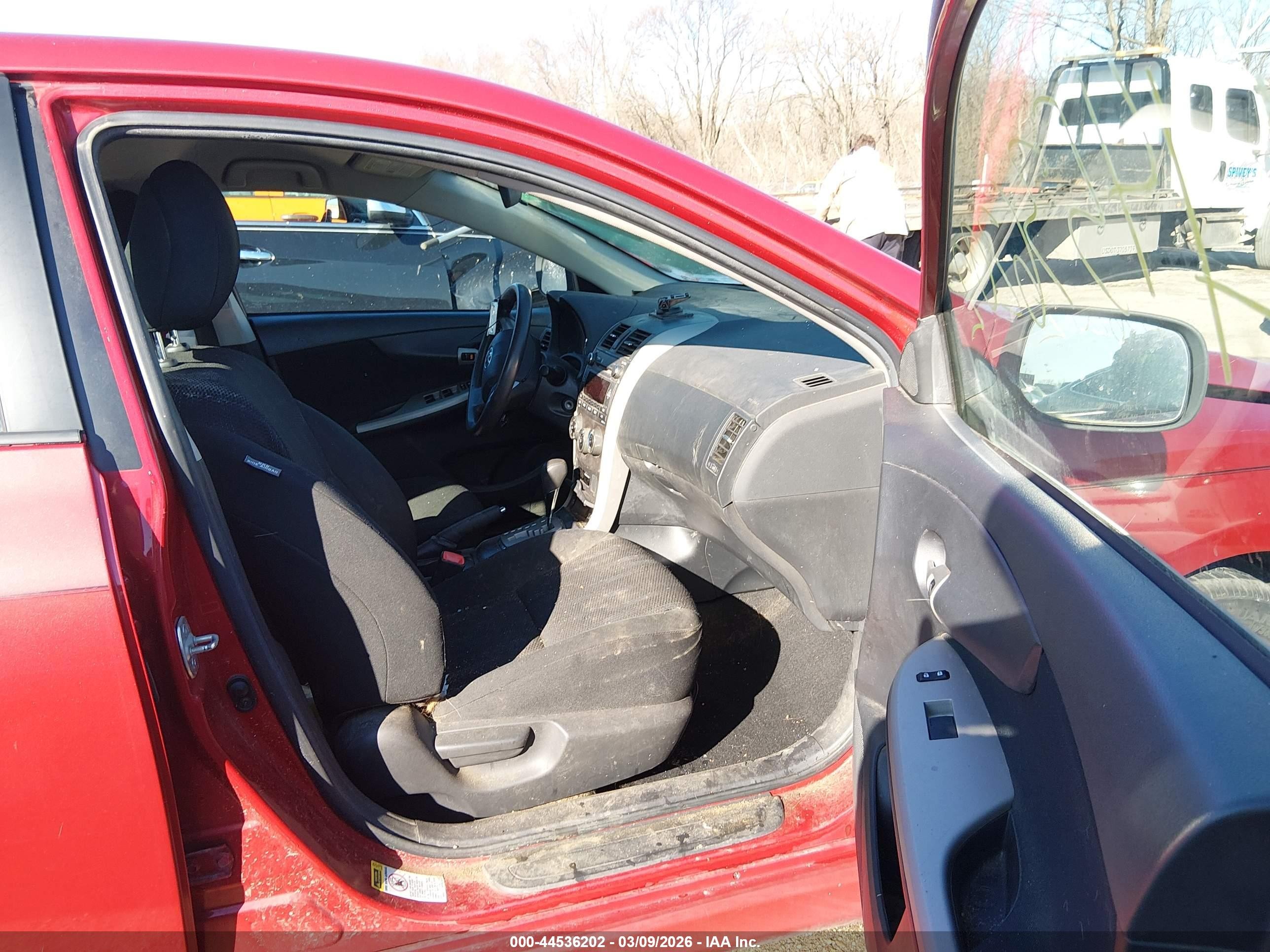 2011 Toyota Corolla S Красный vin: 2T1BU4EE6BC660156