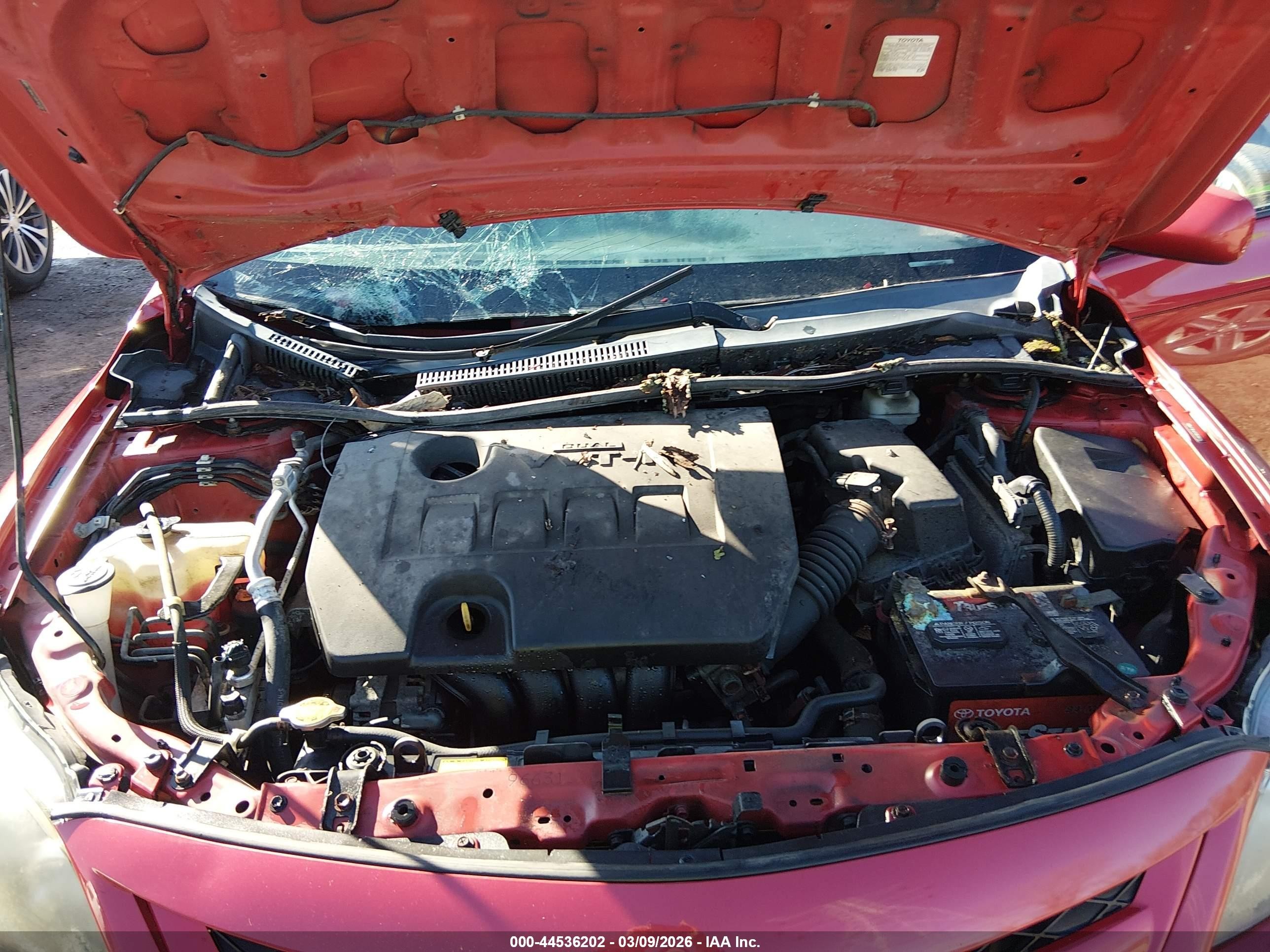2011 Toyota Corolla S Красный vin: 2T1BU4EE6BC660156