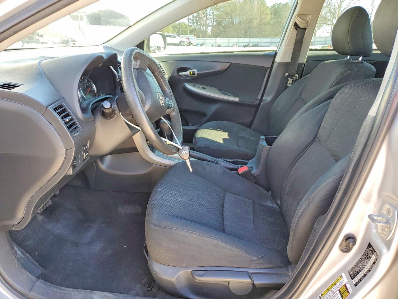 2011 Toyota Corolla Base Серебряный vin: 2T1BU4EE6BC666538