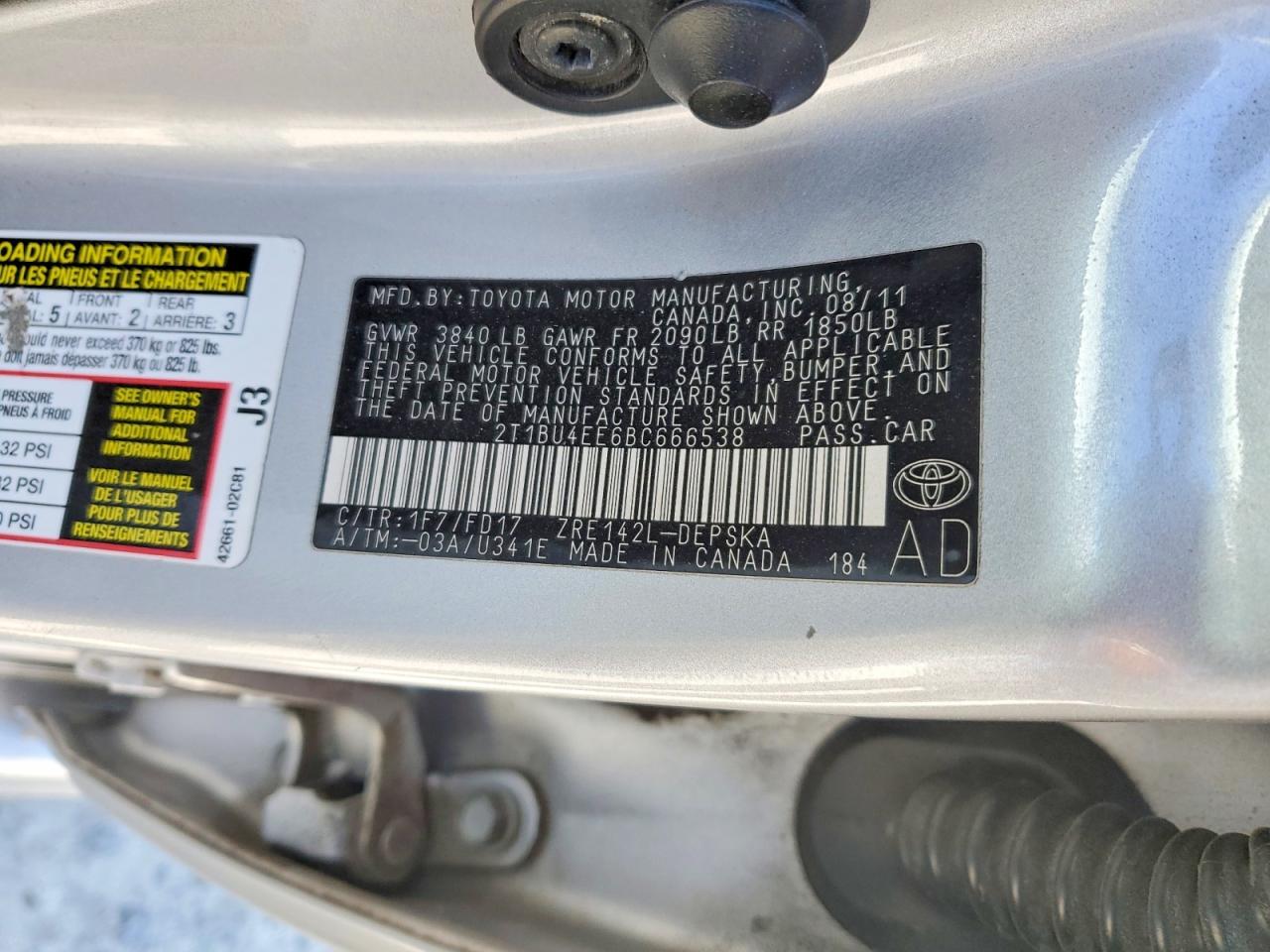 2011 Toyota Corolla Base Серебряный vin: 2T1BU4EE6BC666538