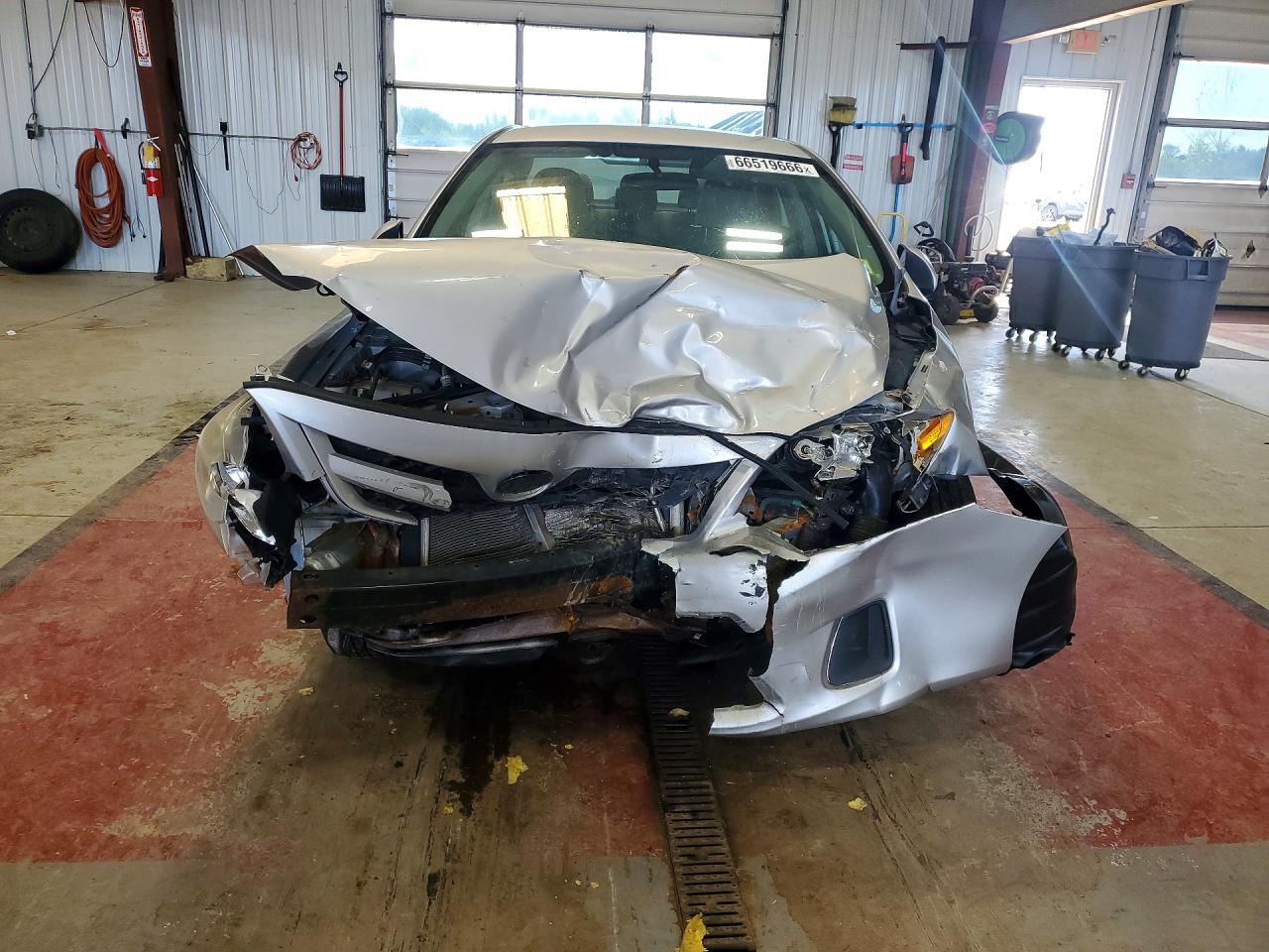 2011 Toyota Corolla Le Silver vin: 2T1BU4EE6BC687003