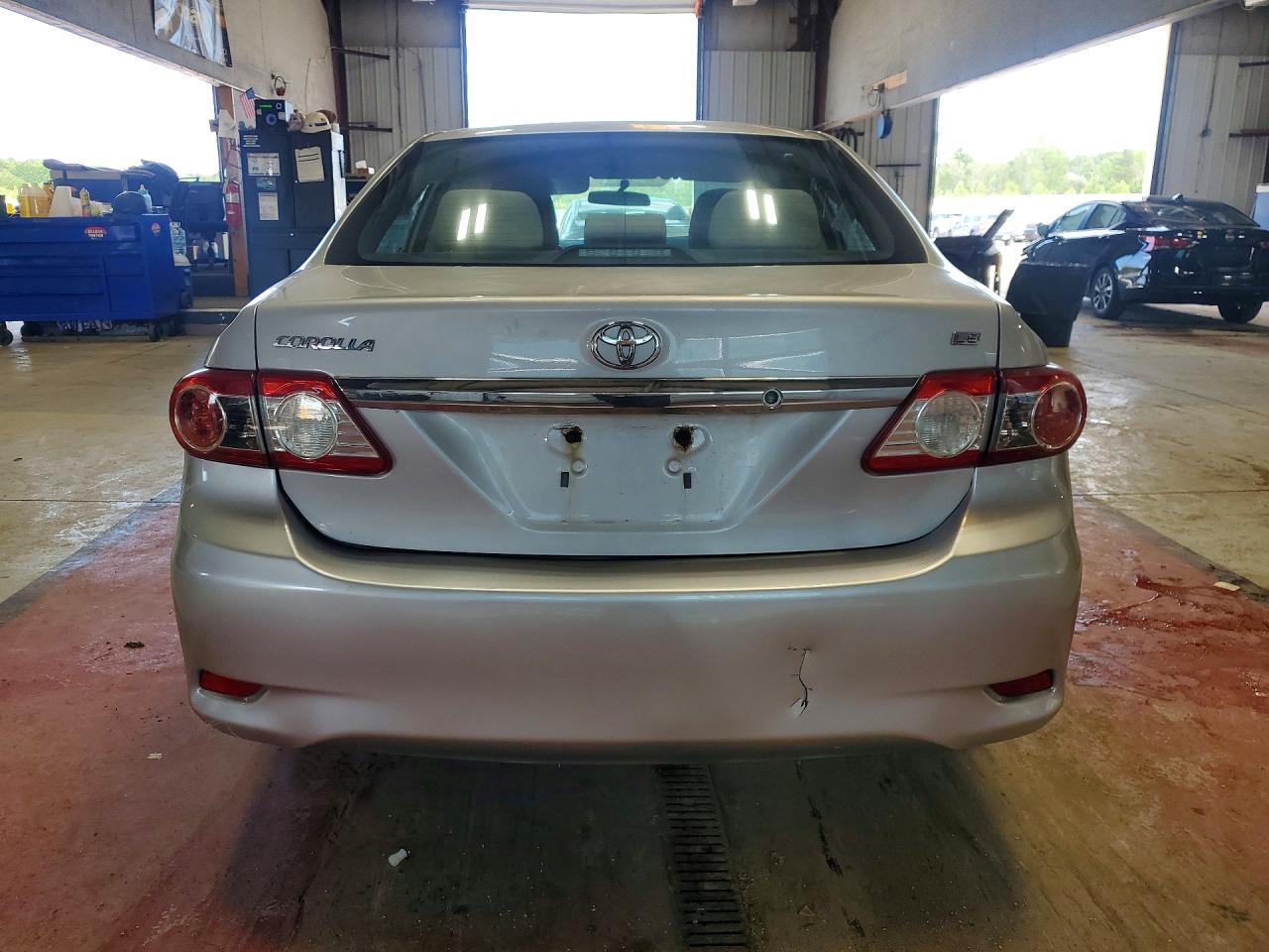 2011 Toyota Corolla Le Silver vin: 2T1BU4EE6BC687003