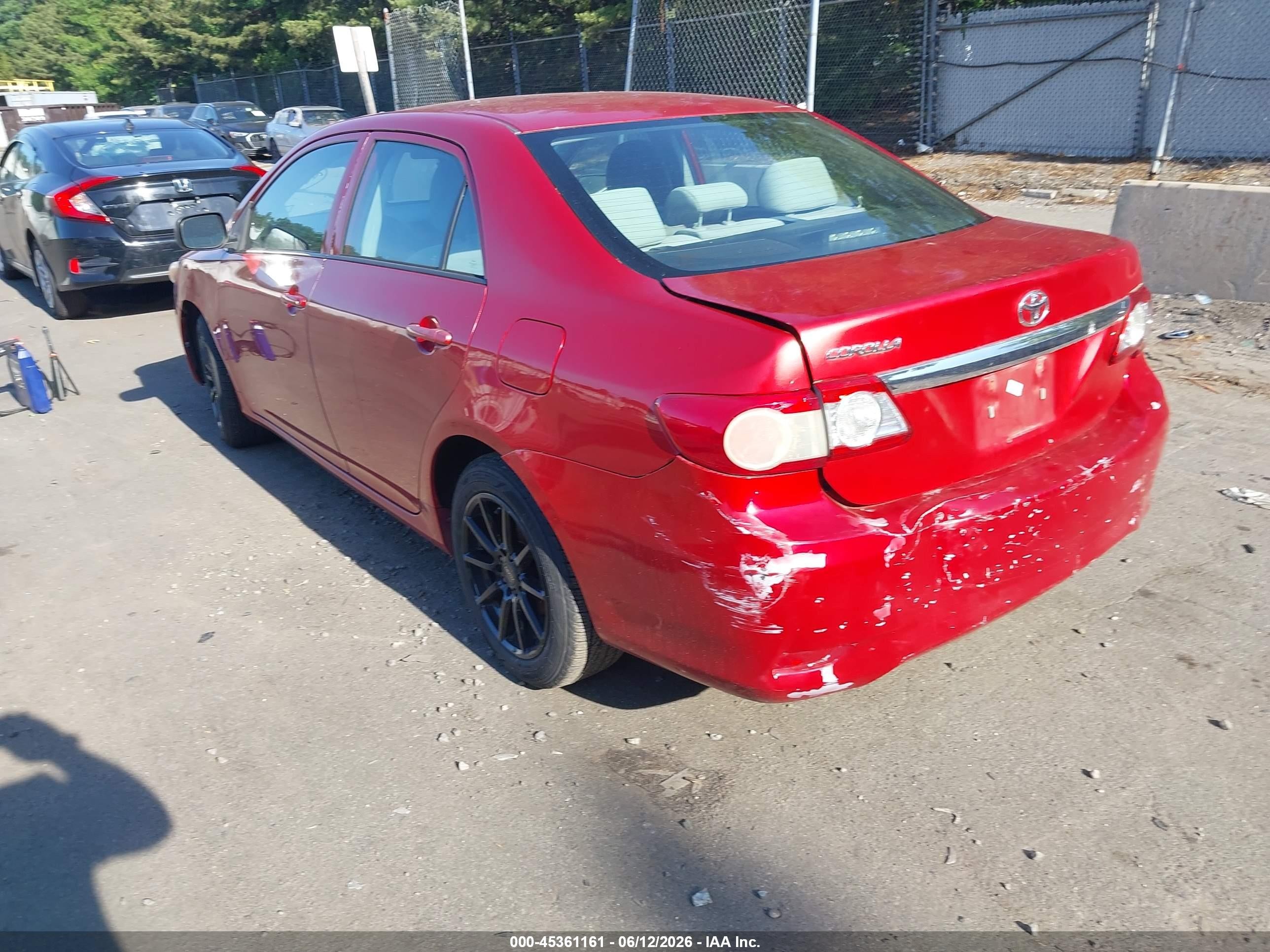 2011 Toyota Corolla   Red vin: 2T1BU4EE6BC706763