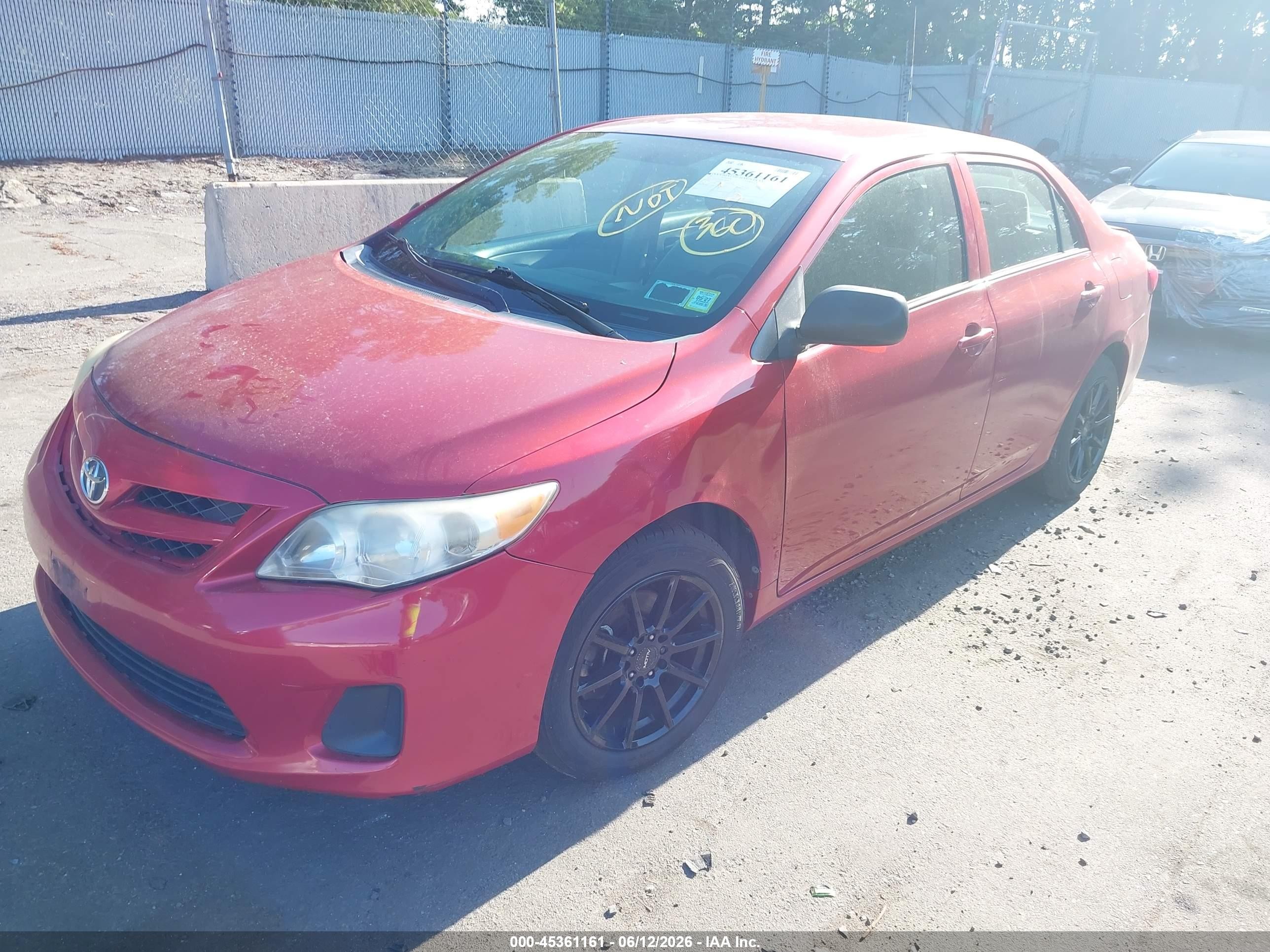 2011 Toyota Corolla   Red vin: 2T1BU4EE6BC706763