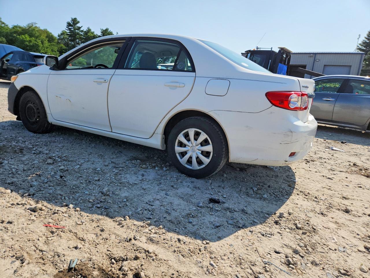 2011 Toyota Corolla Le White vin: 2T1BU4EE6BC707542