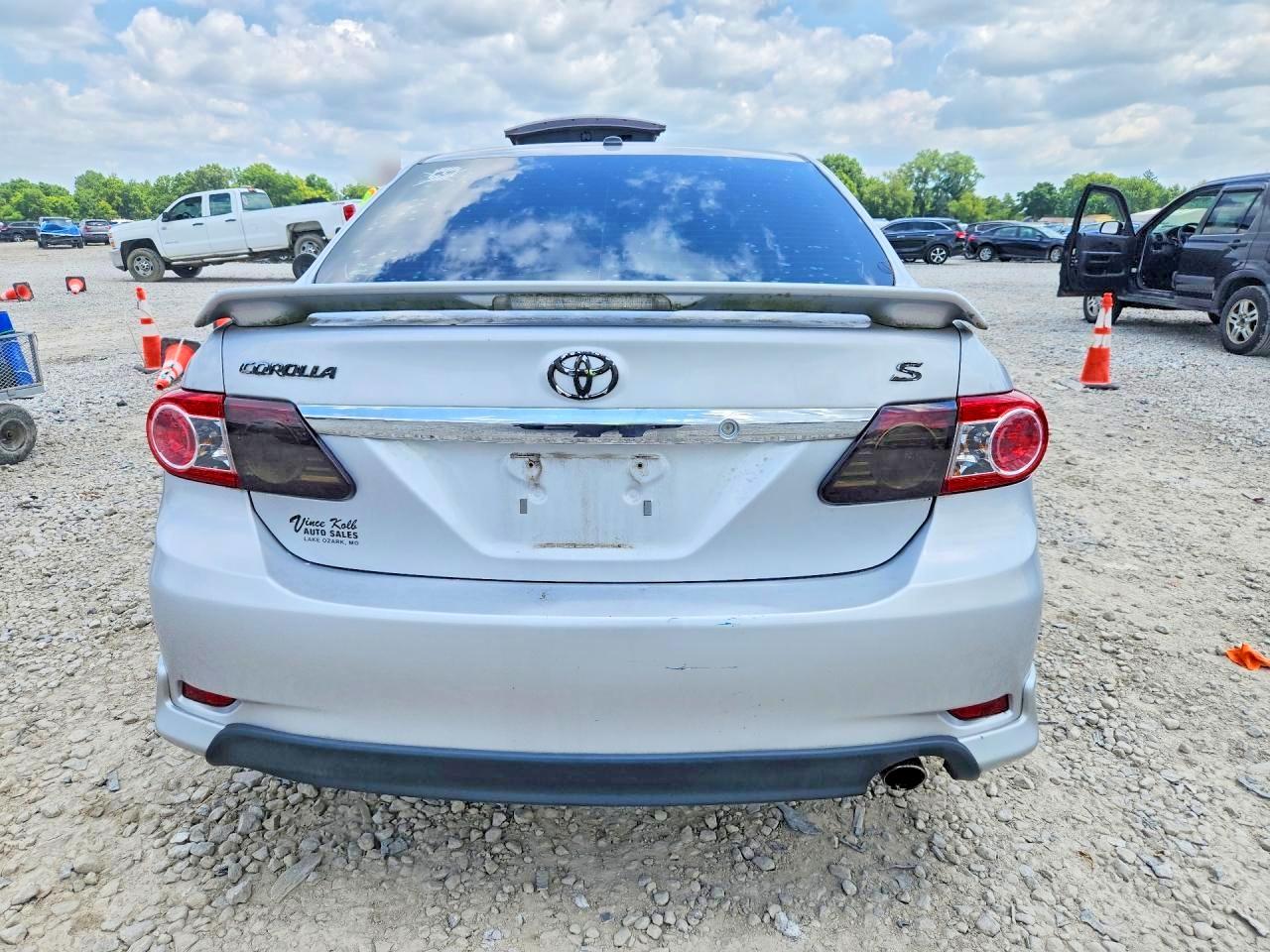 2011 Toyota Corolla S Silver vin: 2T1BU4EE6BC710554