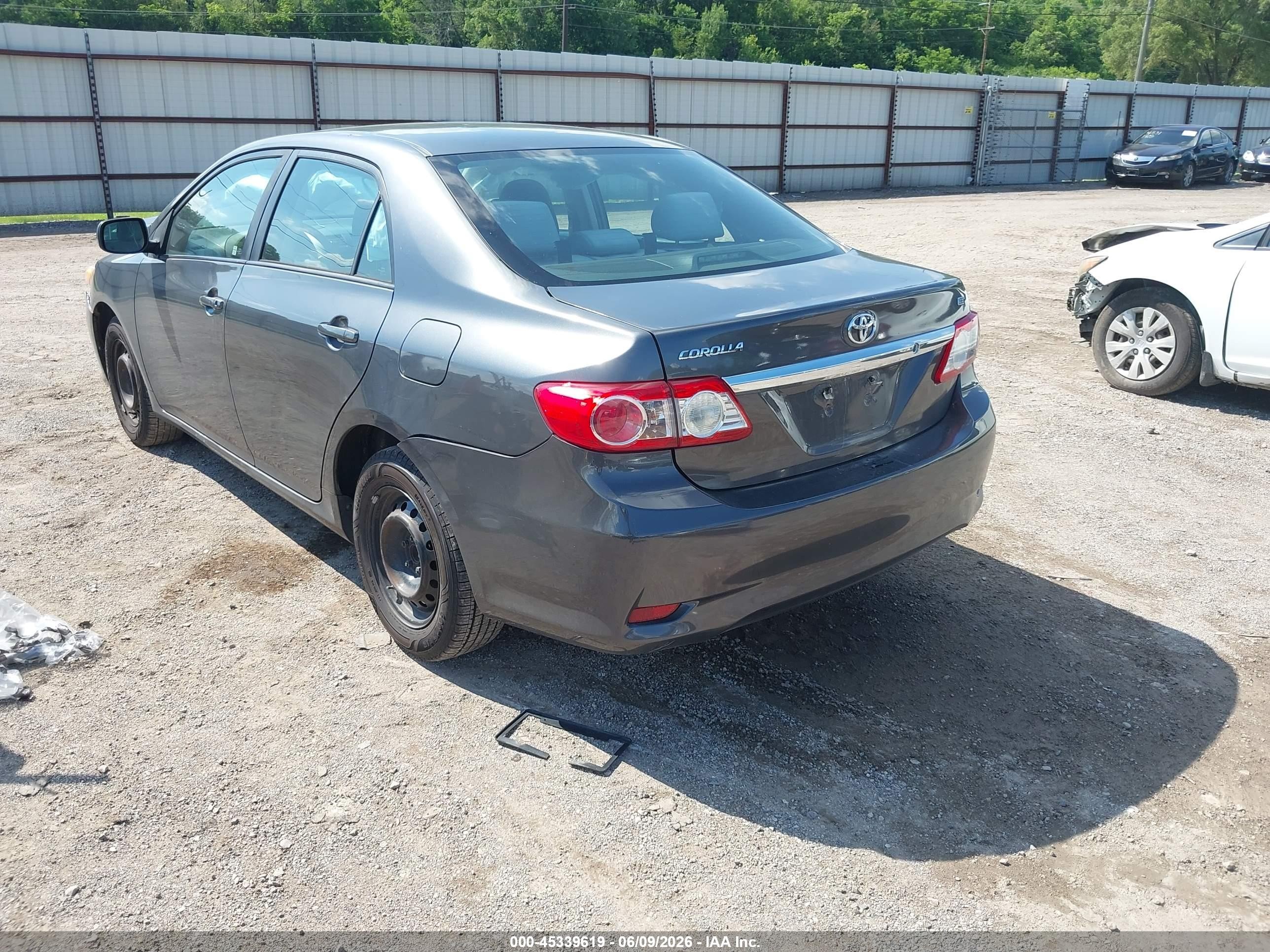 2011 Toyota Corolla Le Gray vin: 2T1BU4EE6BC727788