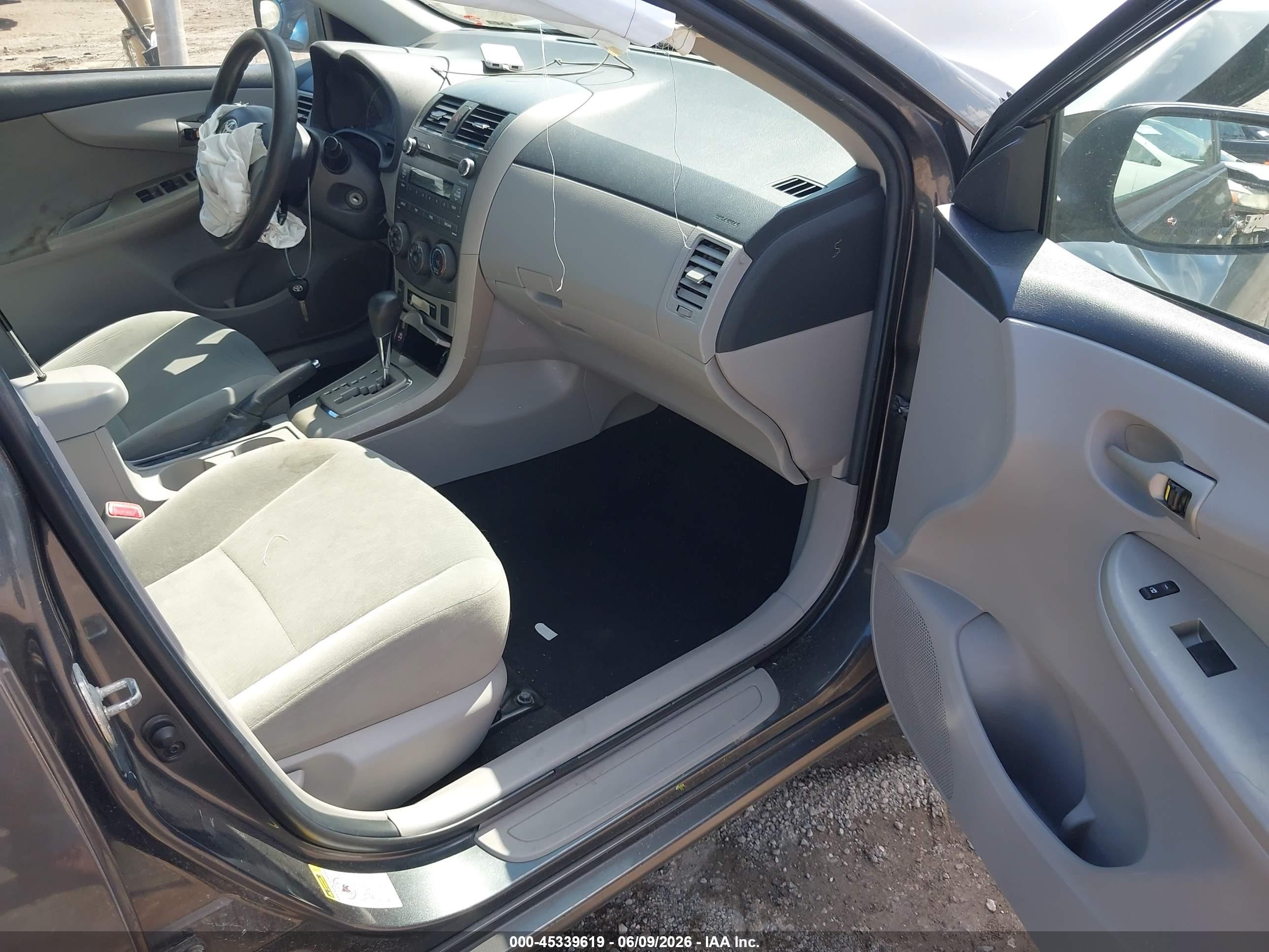 2011 Toyota Corolla Le Gray vin: 2T1BU4EE6BC727788