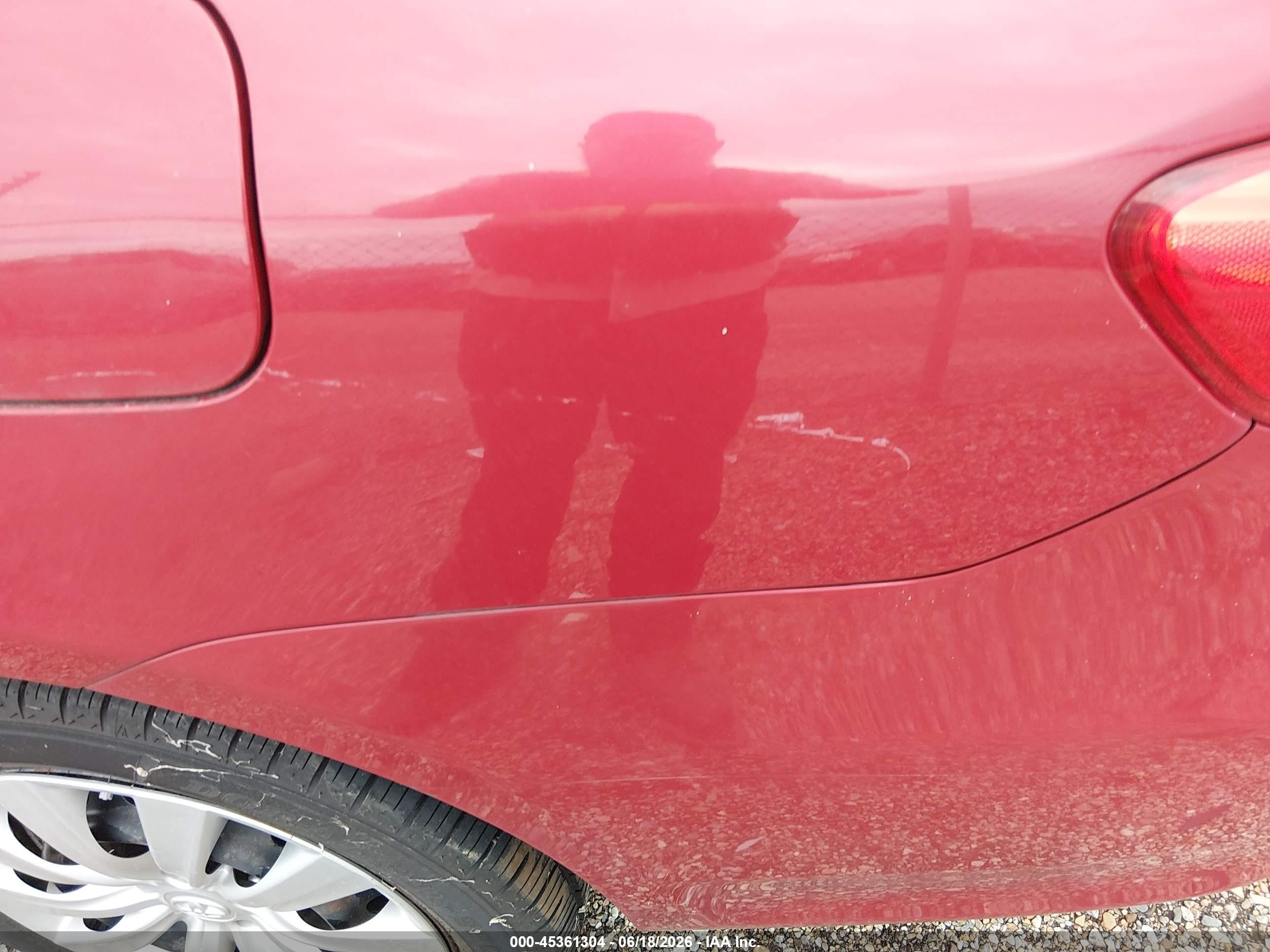 2012 Toyota Corolla Le Red vin: 2T1BU4EE6CC780573