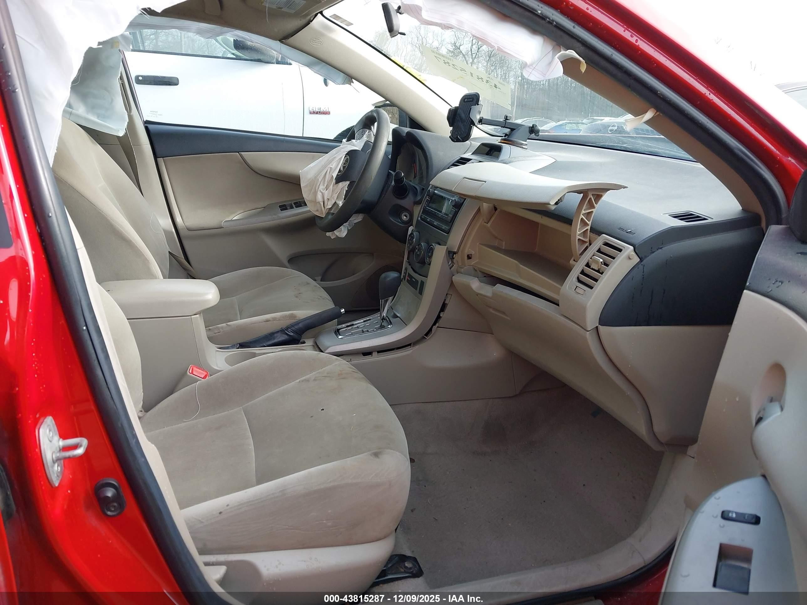 2012 Toyota Corolla Le Red vin: 2T1BU4EE6CC791654