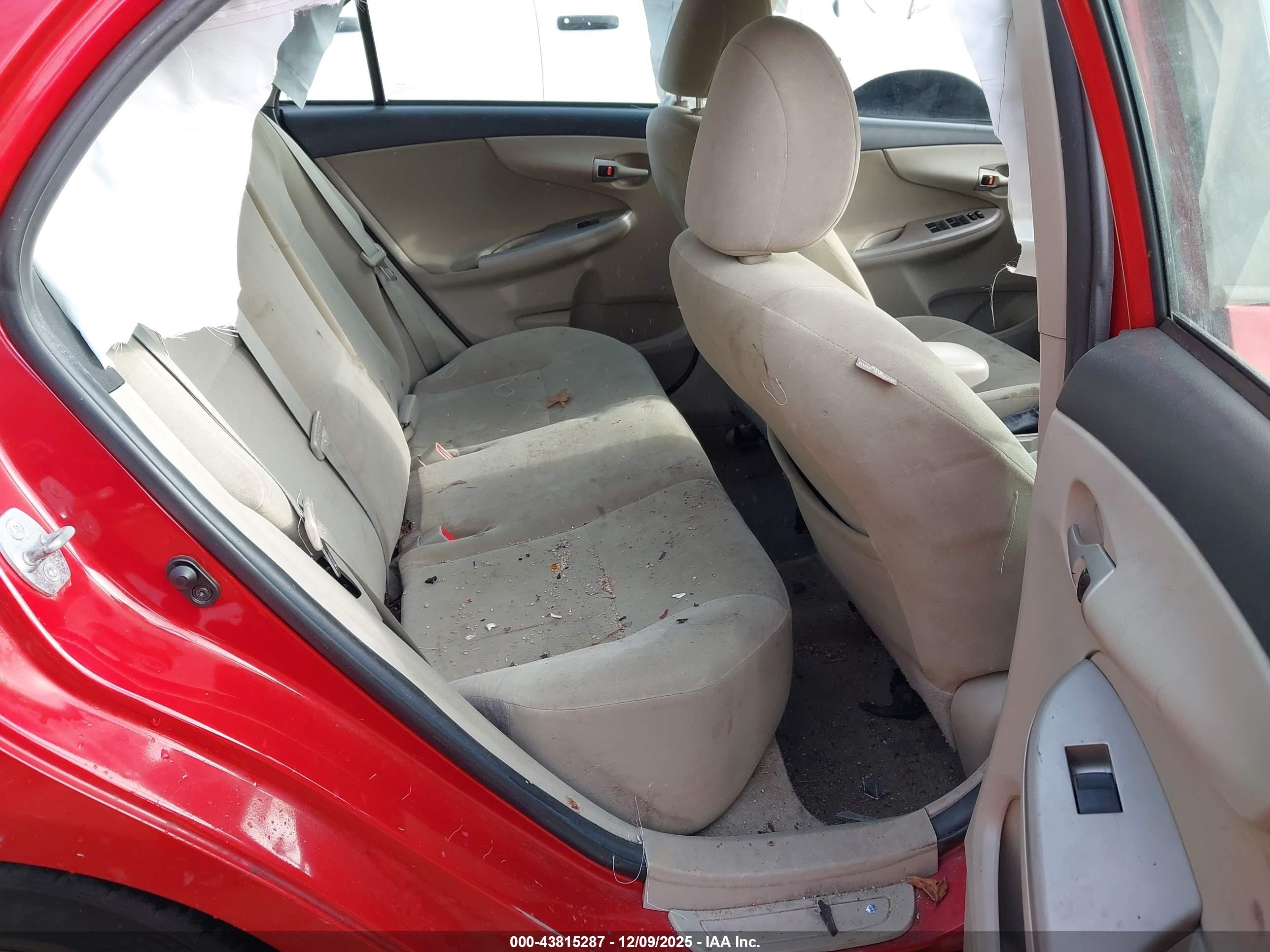 2012 Toyota Corolla Le Red vin: 2T1BU4EE6CC791654