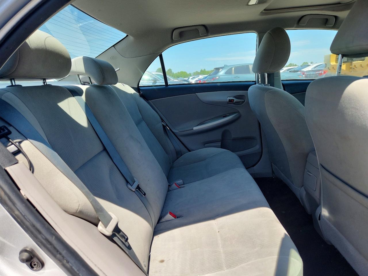 2012 Toyota Corolla Le Silver vin: 2T1BU4EE6CC818609