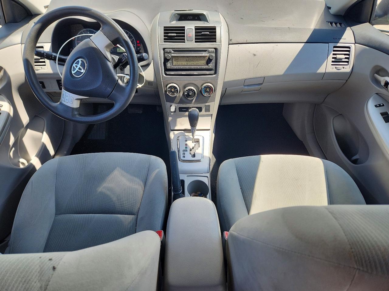 2012 Toyota Corolla Le Silver vin: 2T1BU4EE6CC818609