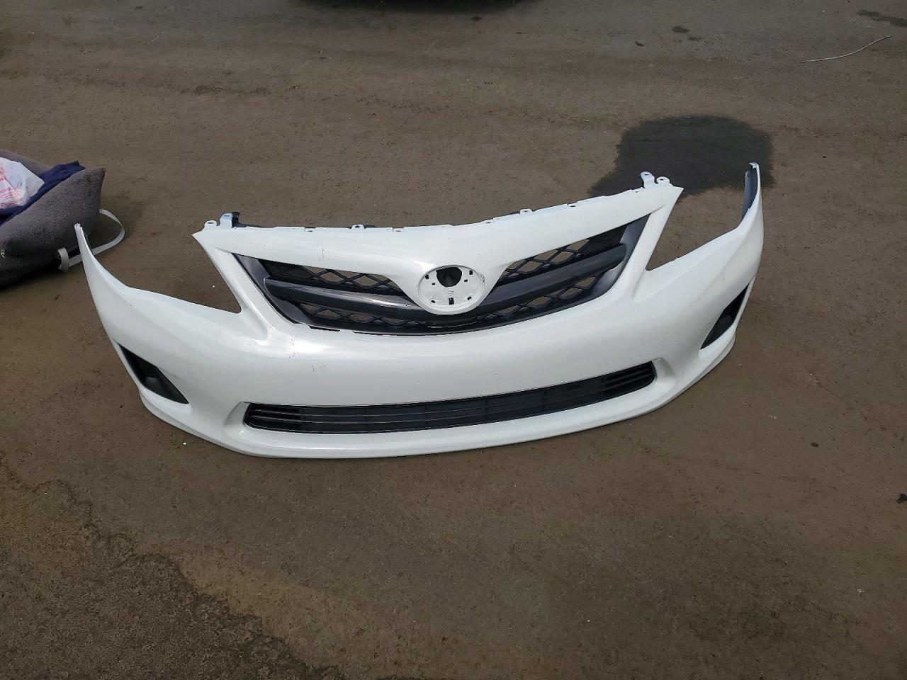 2012 Toyota Corolla Le White vin: 2T1BU4EE6CC840061