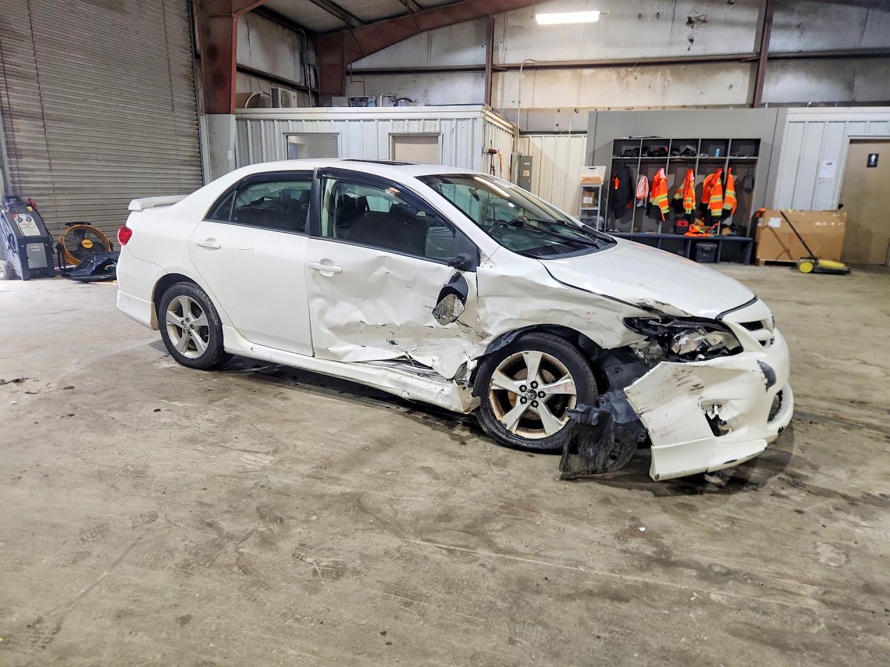 2012 Toyota Corolla S White vin: 2T1BU4EE6CC898039