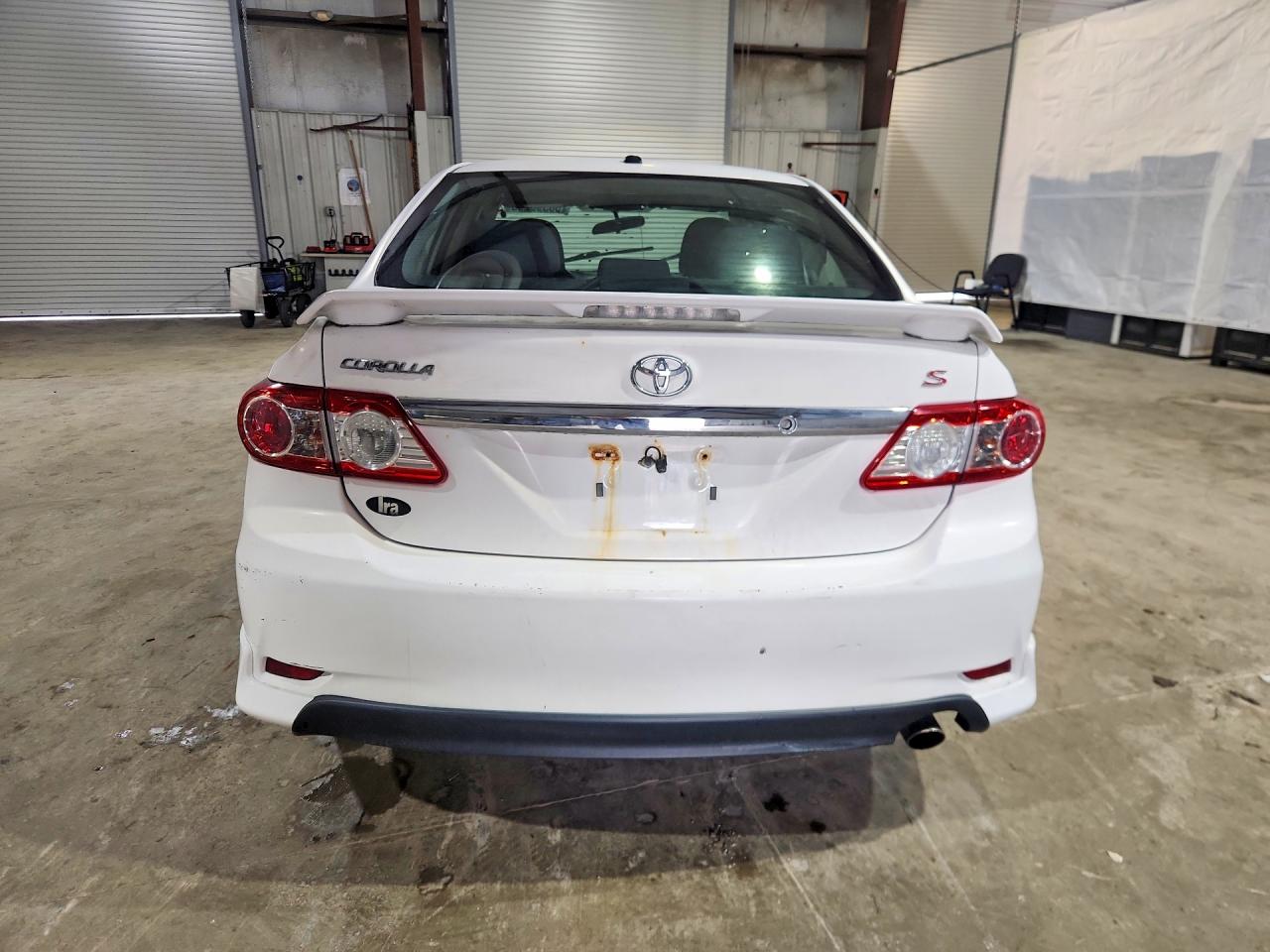 2012 Toyota Corolla S White vin: 2T1BU4EE6CC898039