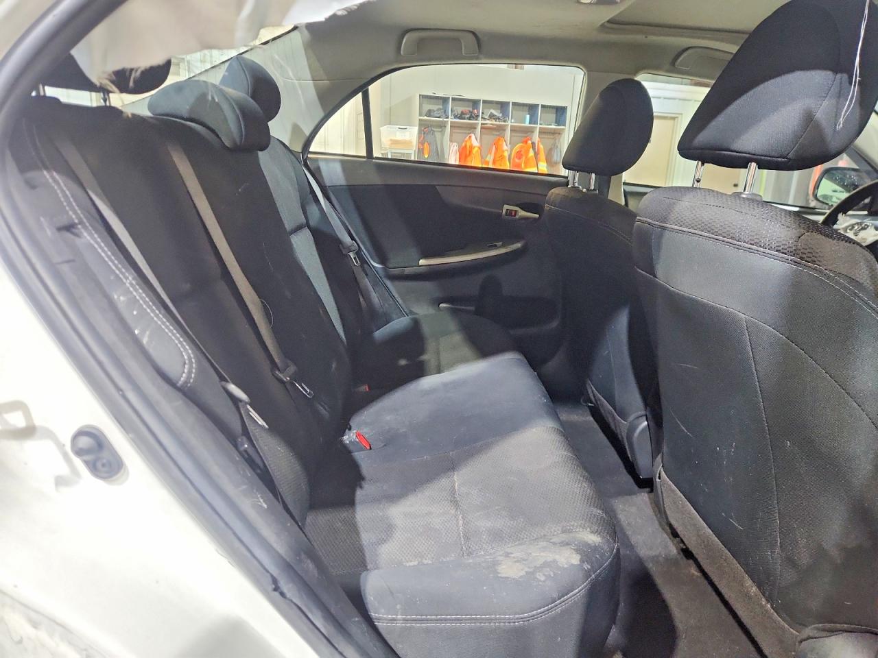 2012 Toyota Corolla S White vin: 2T1BU4EE6CC898039