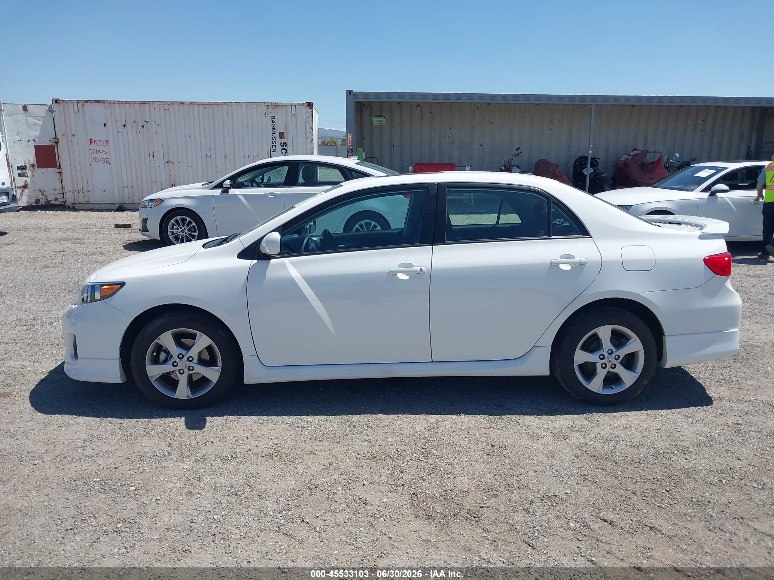 2012 Toyota Corolla S White vin: 2T1BU4EE6CC899689